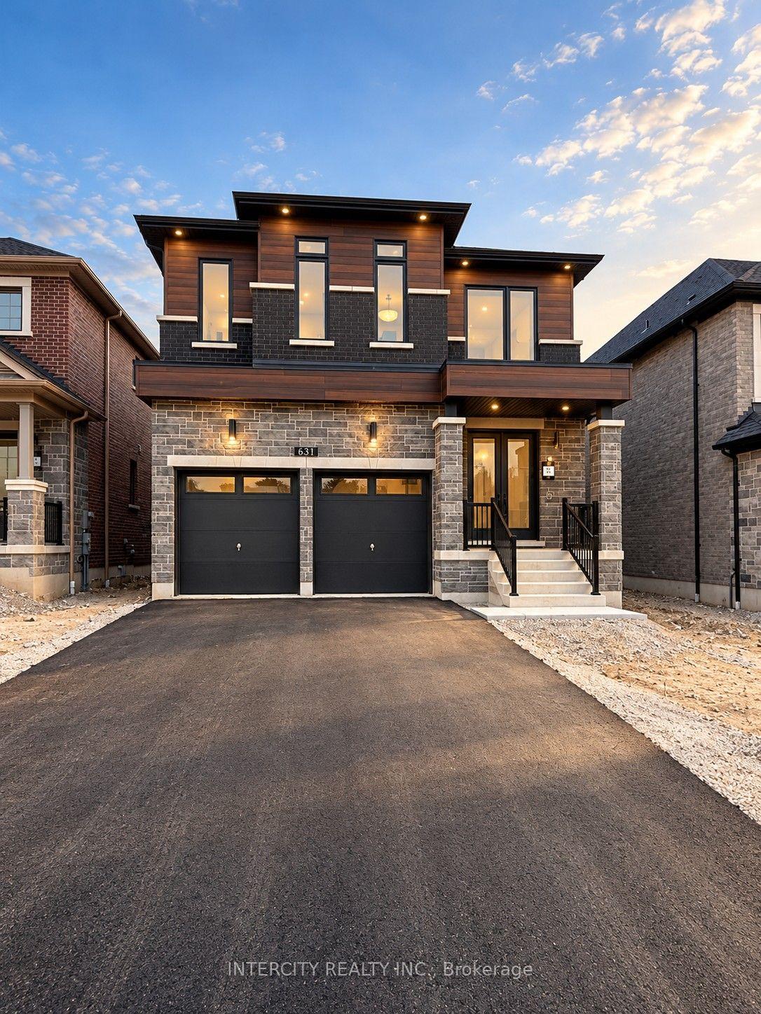 Photo 2 of 68 Caddie Crescent, Vaughan, Maple — HOMEH