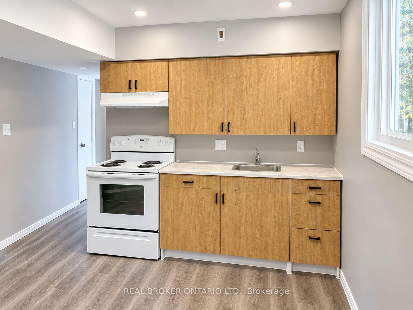 Photo 2 of Unit C, 93 Brybeck Crescent, Kitchener, Victoria Hills — HOMEH