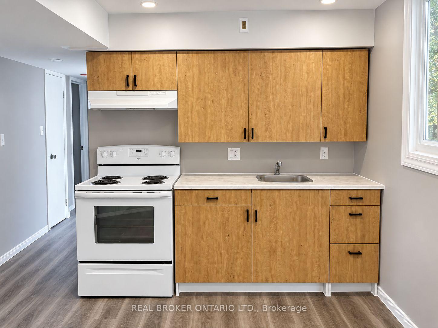 Photo 3 of Unit C, 93 Brybeck Crescent, Kitchener, Victoria Hills — HOMEH