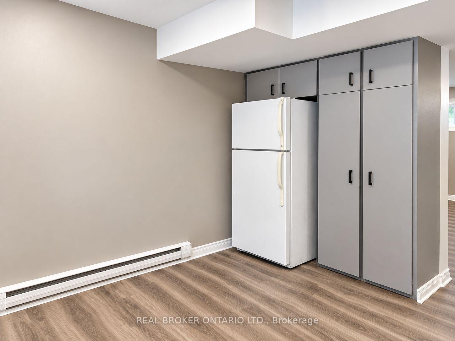Photo 4 of Unit C, 93 Brybeck Crescent, Kitchener, Victoria Hills — HOMEH