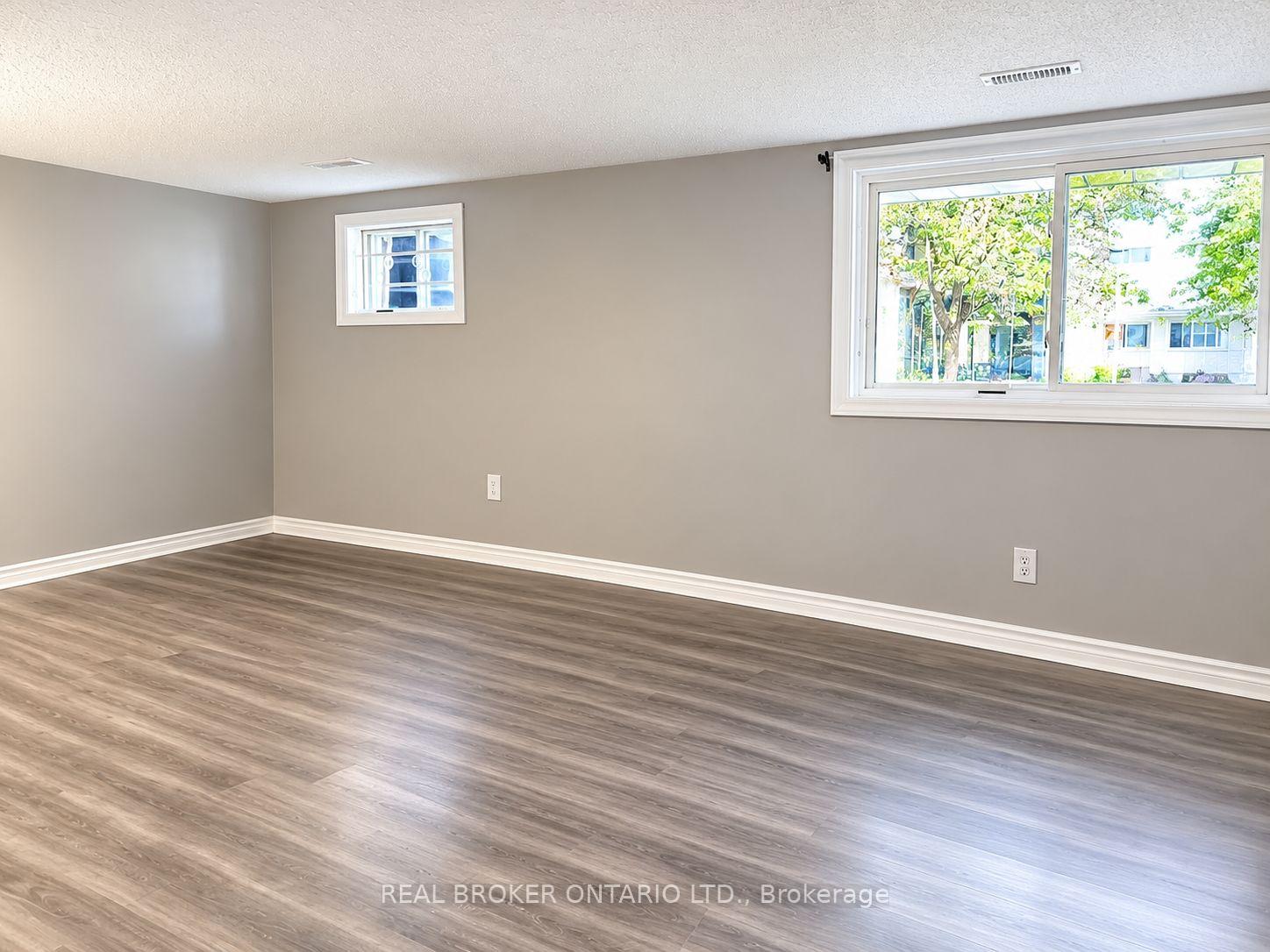 Photo 6 of Unit C, 93 Brybeck Crescent, Kitchener, Victoria Hills — HOMEH