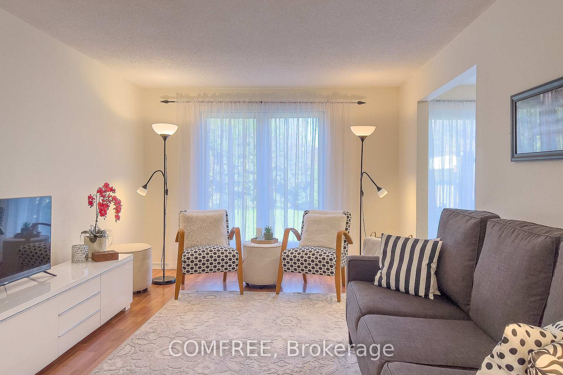 Photo 2 of 28 Bluejay Drive, Barrie, Cundles East — HOMEH