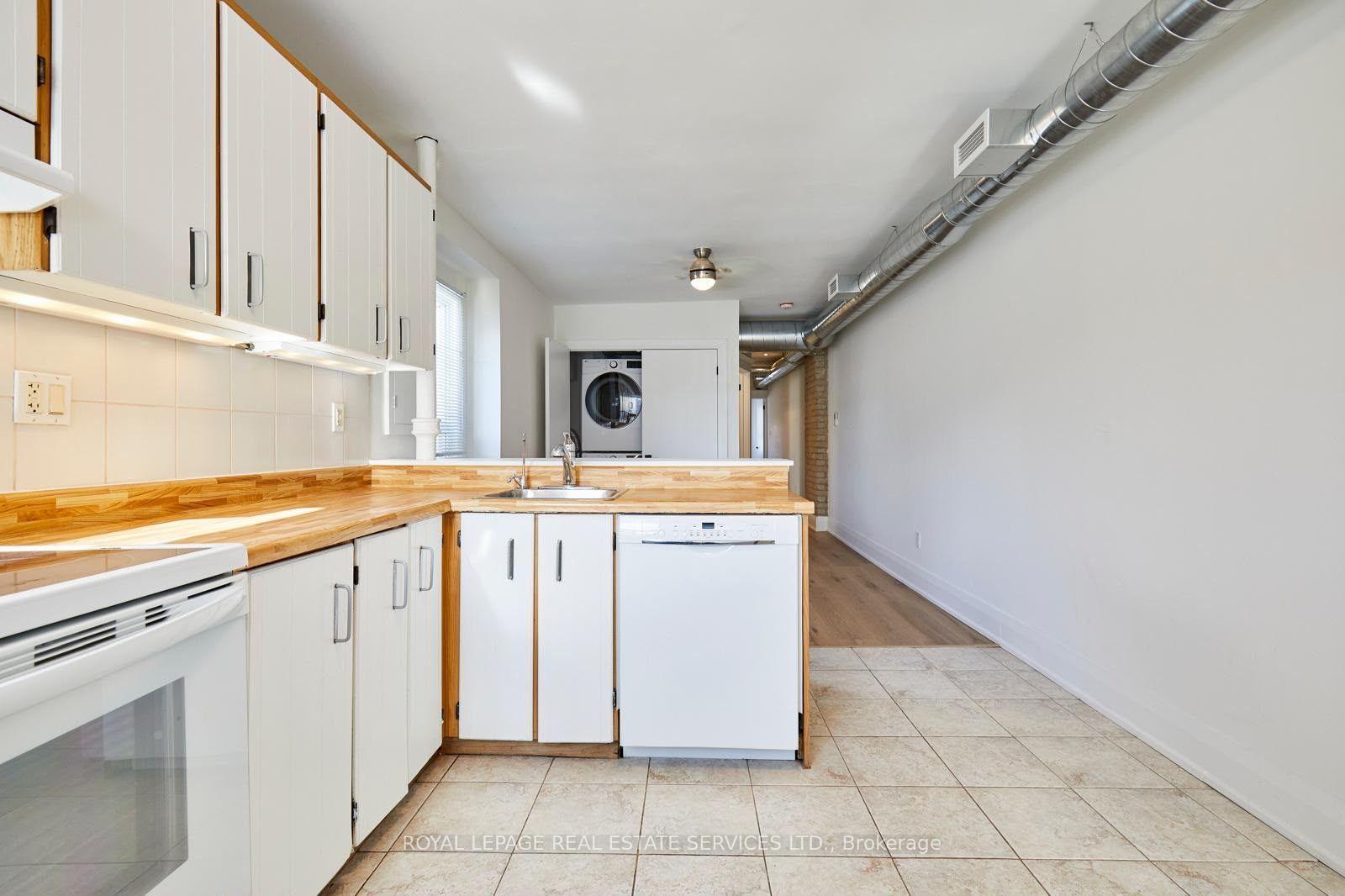 Photo 3 of Unit 2nd Floor, 927 Kingston Road, Toronto, The Beaches — HOMEH