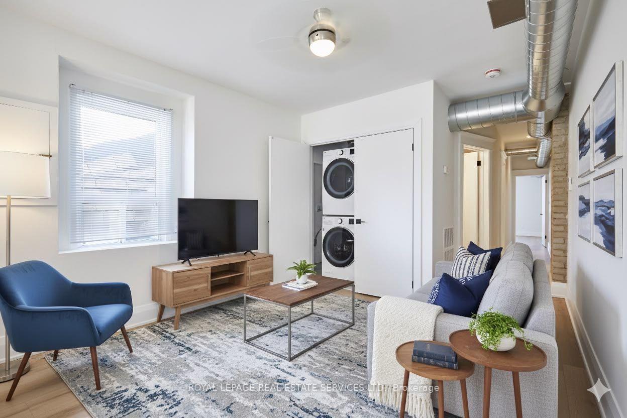 Photo 6 of Unit 2nd Floor, 927 Kingston Road, Toronto, The Beaches — HOMEH