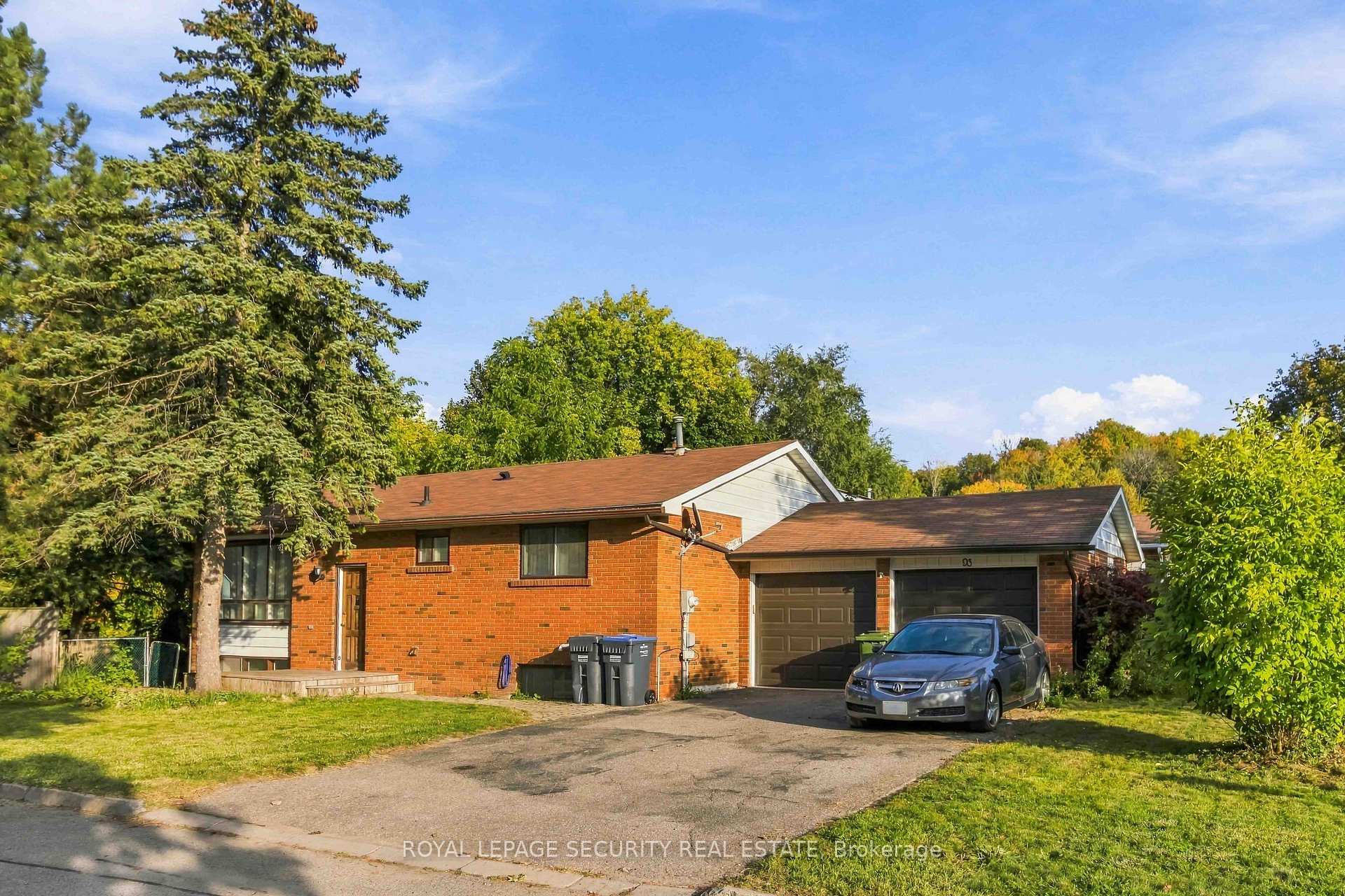 Photo 2 of 93 Connaught Crescent, Caledon, Bolton West — HOMEH