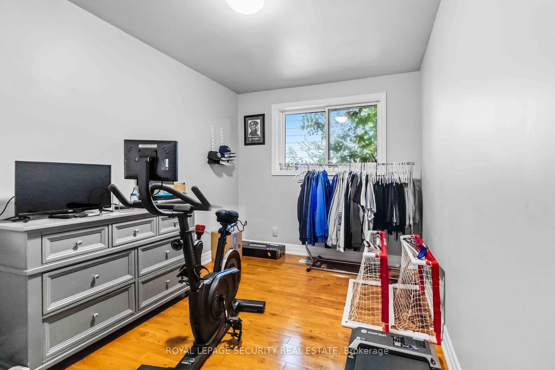 Photo 10 of 93 Connaught Crescent, Caledon, Bolton West — HOMEH