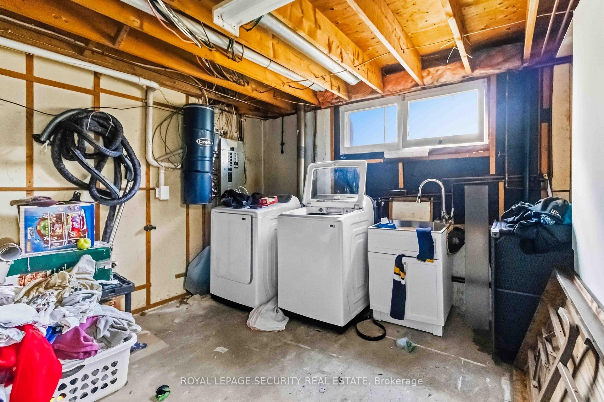 Photo 19 of 93 Connaught Crescent, Caledon, Bolton West — HOMEH