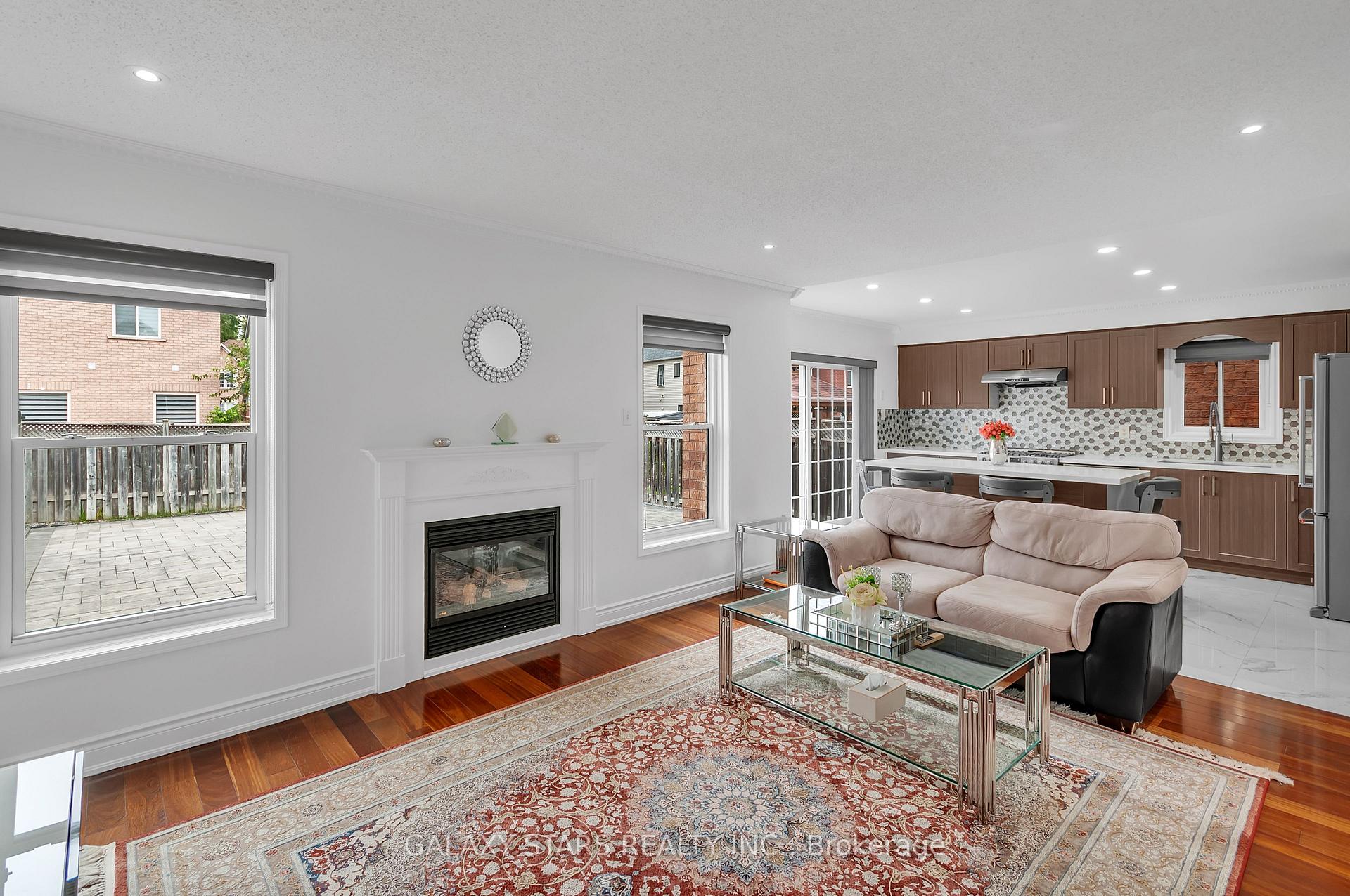 Photo 6 of 32 Armitage Crescent, Ajax, Northwest Ajax — HOMEH