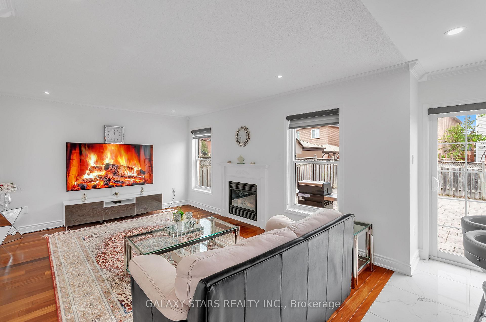 Photo 7 of 32 Armitage Crescent, Ajax, Northwest Ajax — HOMEH