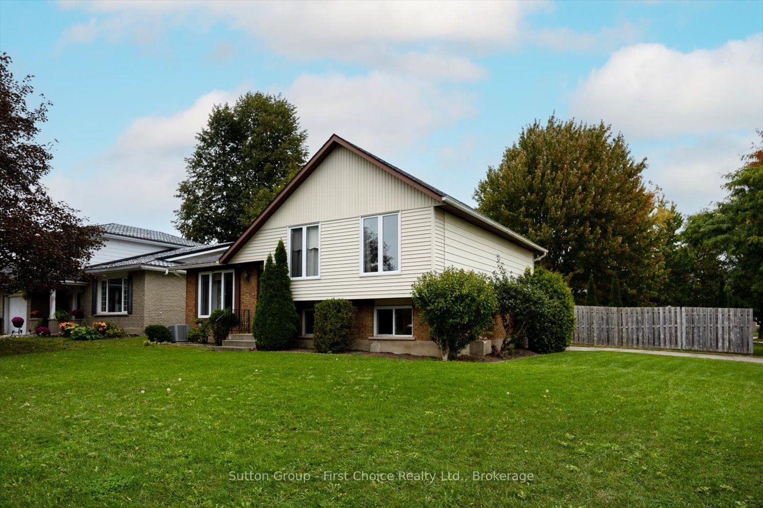 Photo 4 of 8 Sargint Street, Stratford — HOMEH