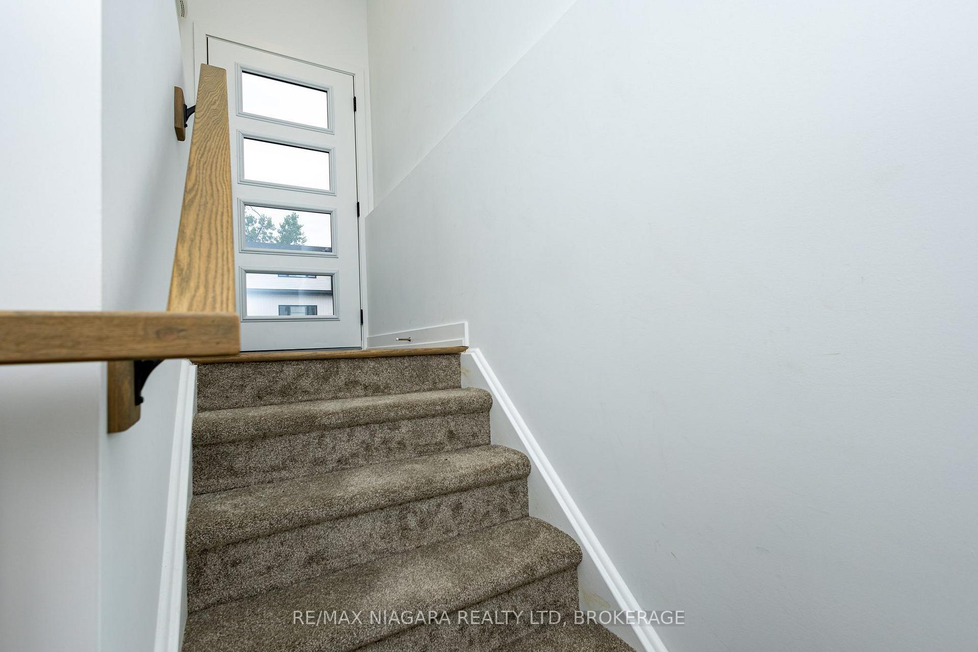 Photo 2 of 4263 Fourth Avenue, Niagara Falls, Downtown — HOMEH