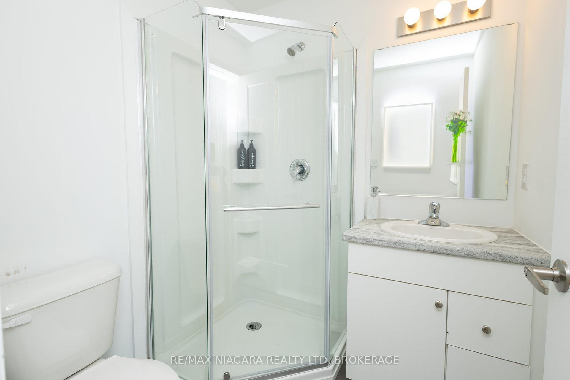 Photo 10 of 4263 Fourth Avenue, Niagara Falls, Downtown — HOMEH