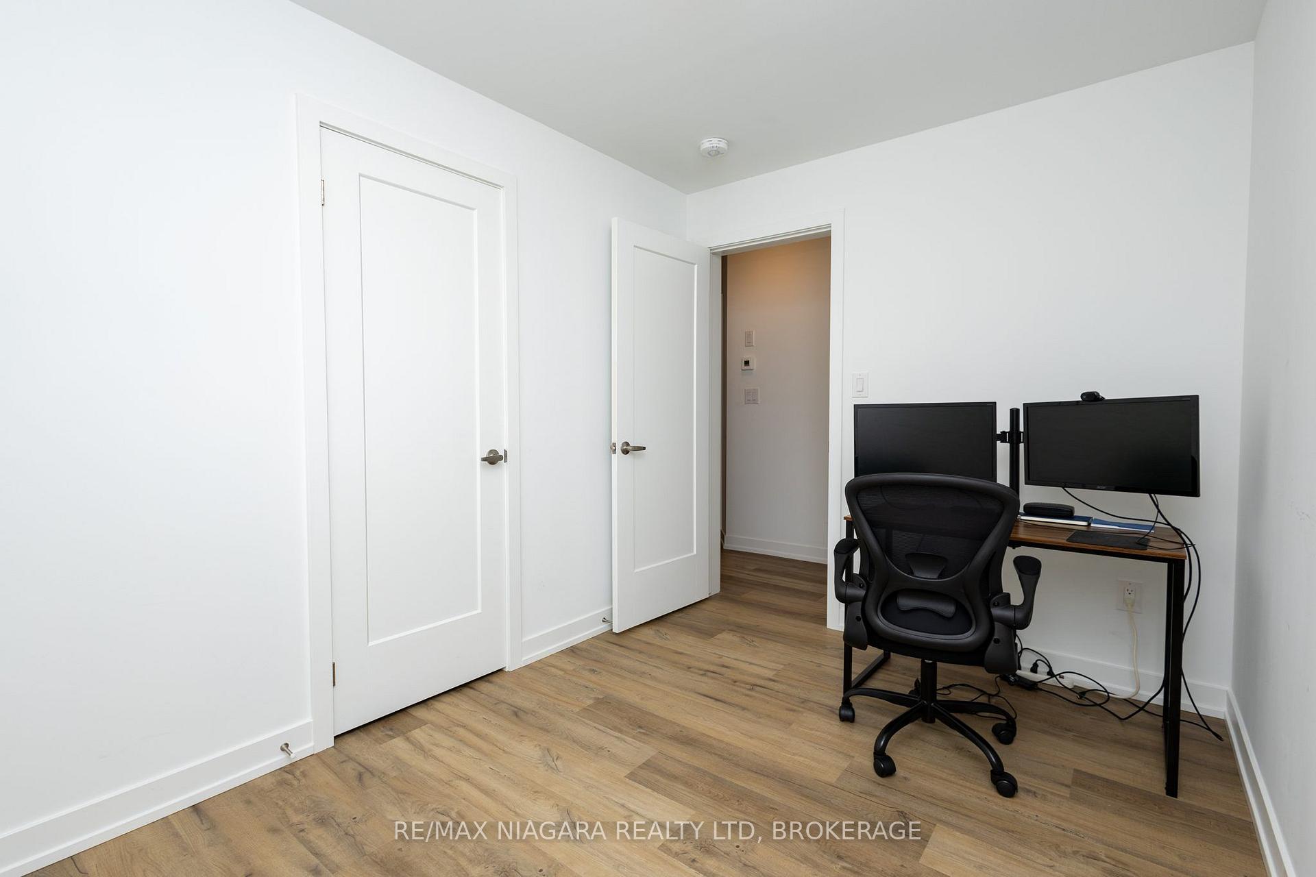 Photo 12 of 4263 Fourth Avenue, Niagara Falls, Downtown — HOMEH