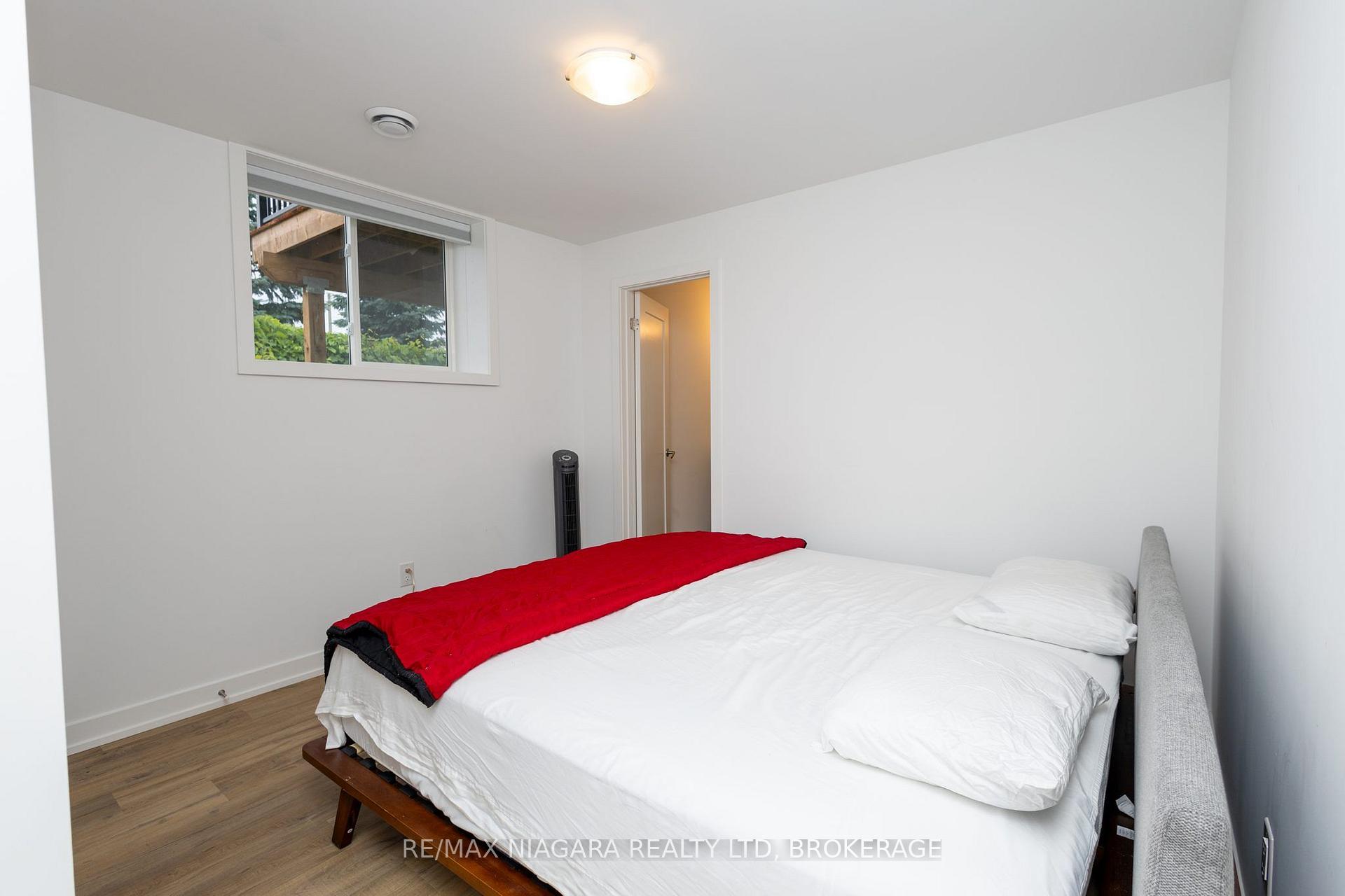 Photo 13 of 4263 Fourth Avenue, Niagara Falls, Downtown — HOMEH