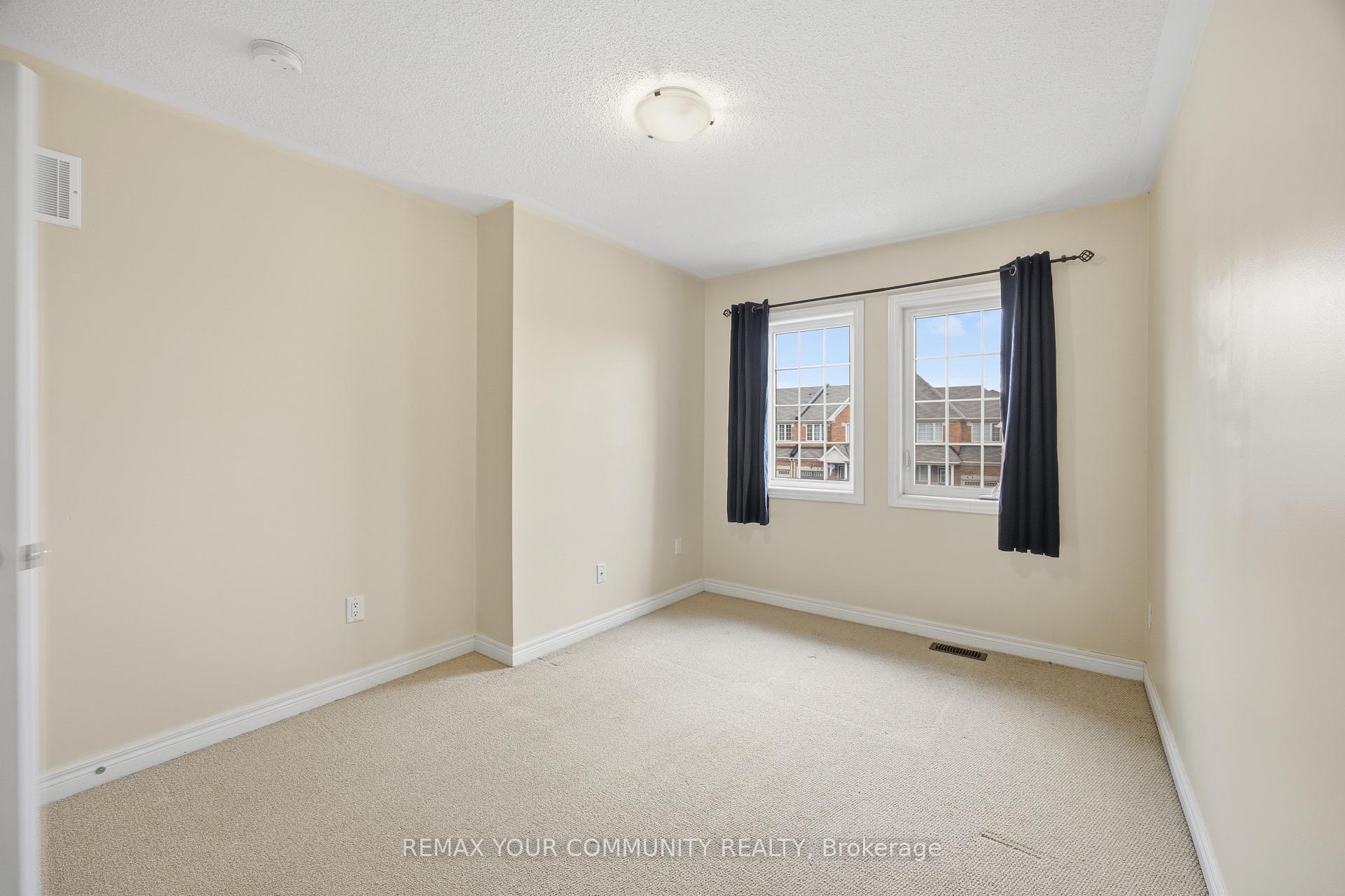 Photo 19 of 90 Sky Harbour Drive, Brampton, Brampton West — HOMEH