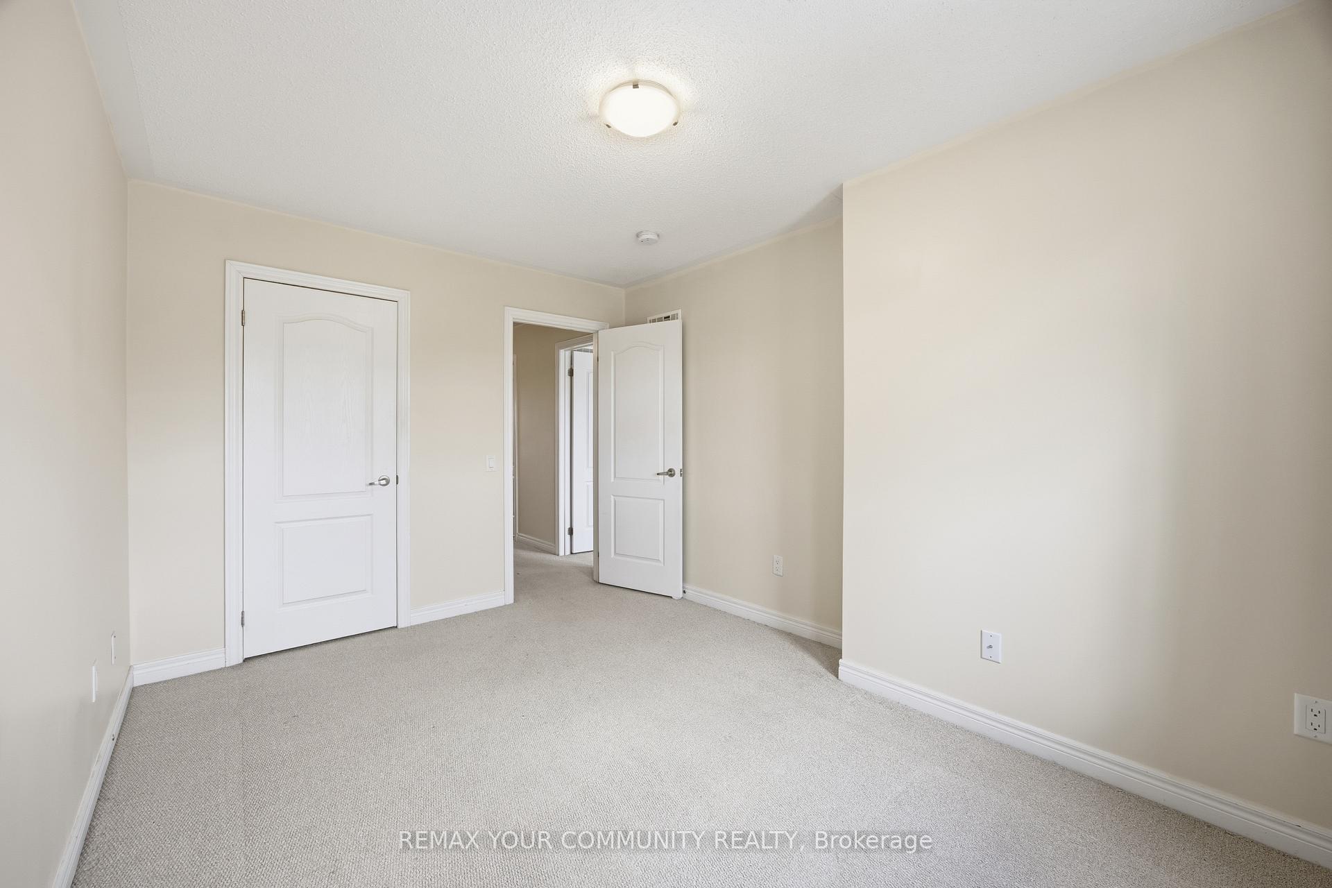Photo 20 of 90 Sky Harbour Drive, Brampton, Brampton West — HOMEH