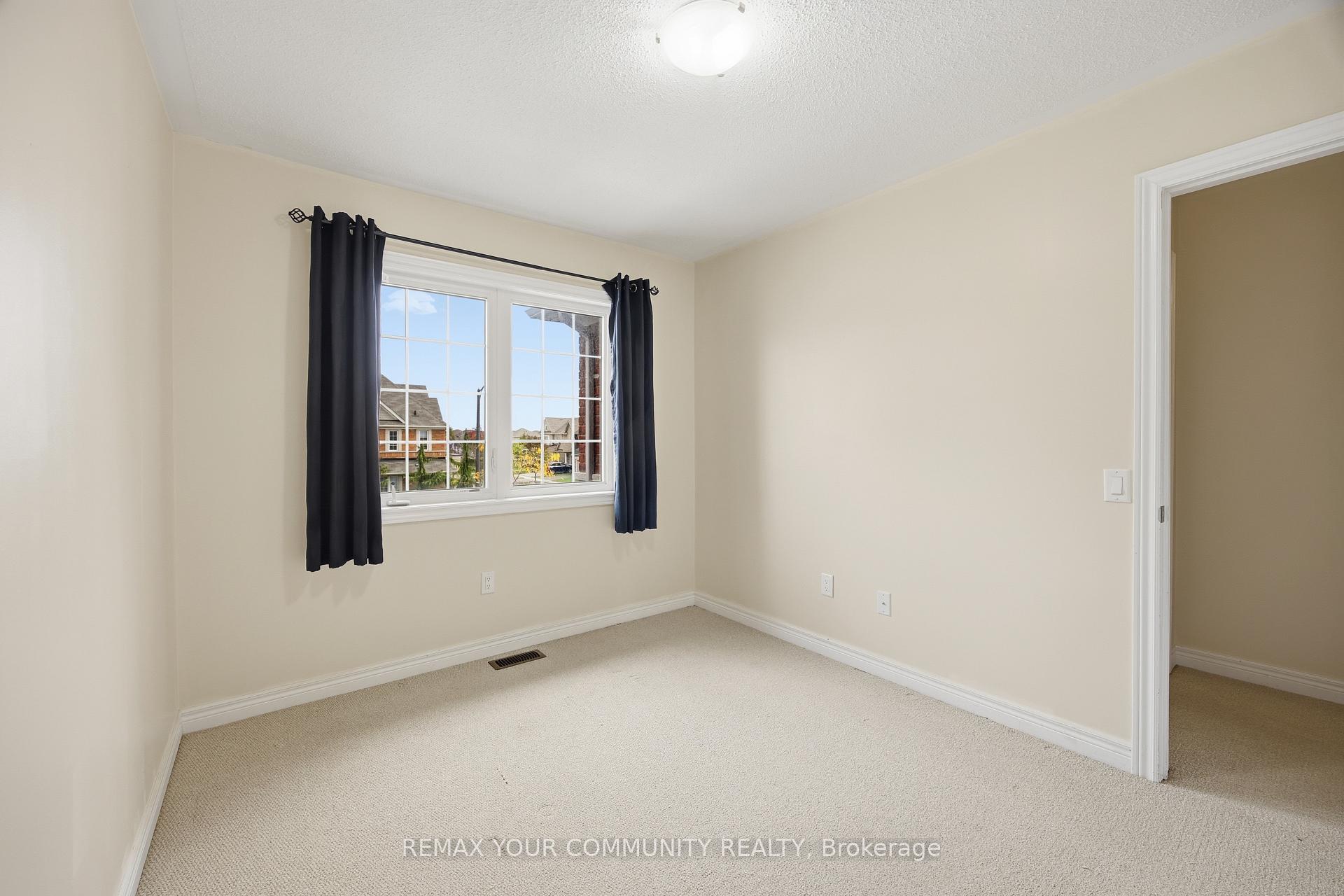 Photo 22 of 90 Sky Harbour Drive, Brampton, Brampton West — HOMEH