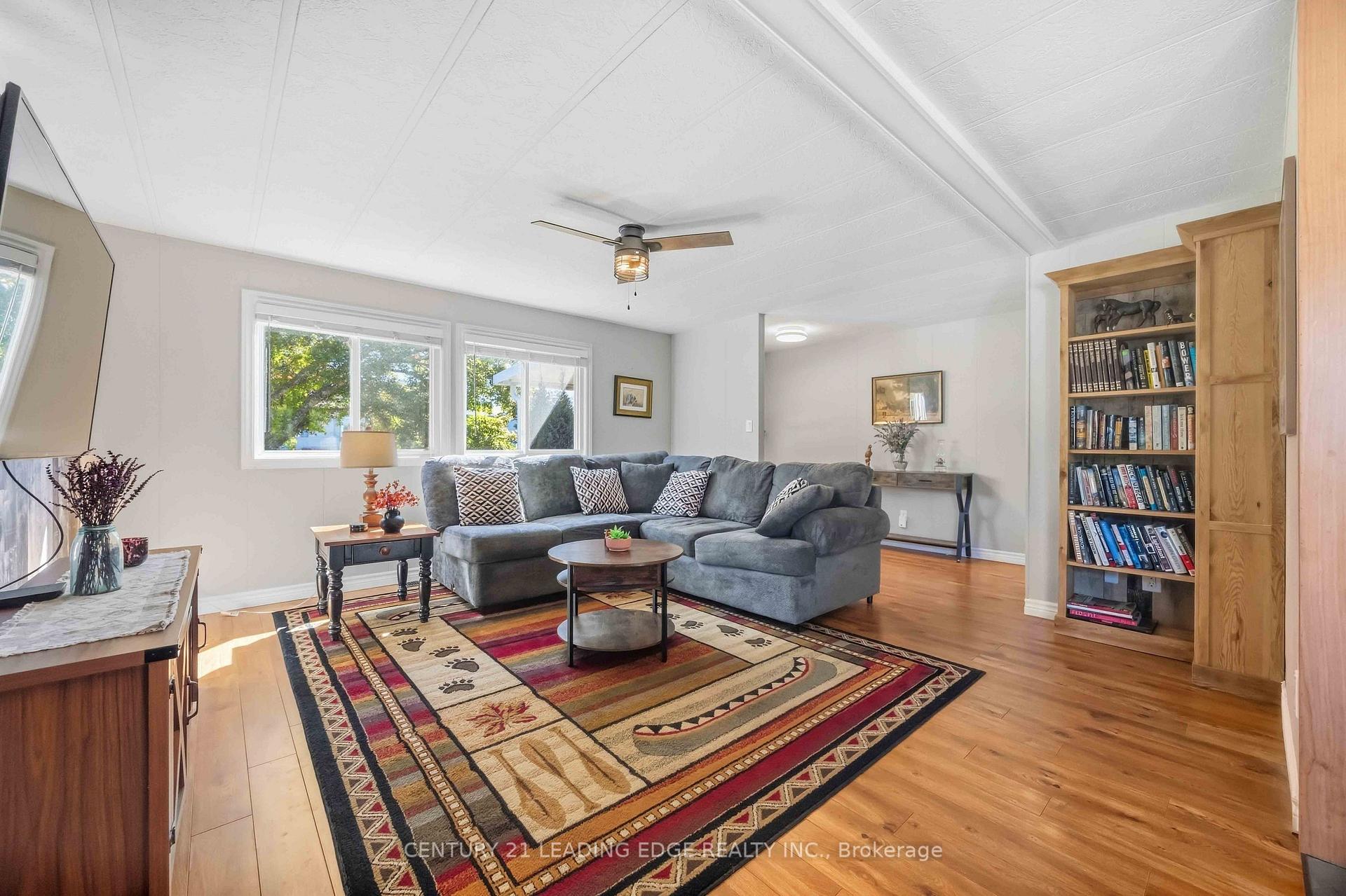 Photo 5 of 10 Hummingbird Circle, Georgina, Sutton & Jackson's Point — HOMEH