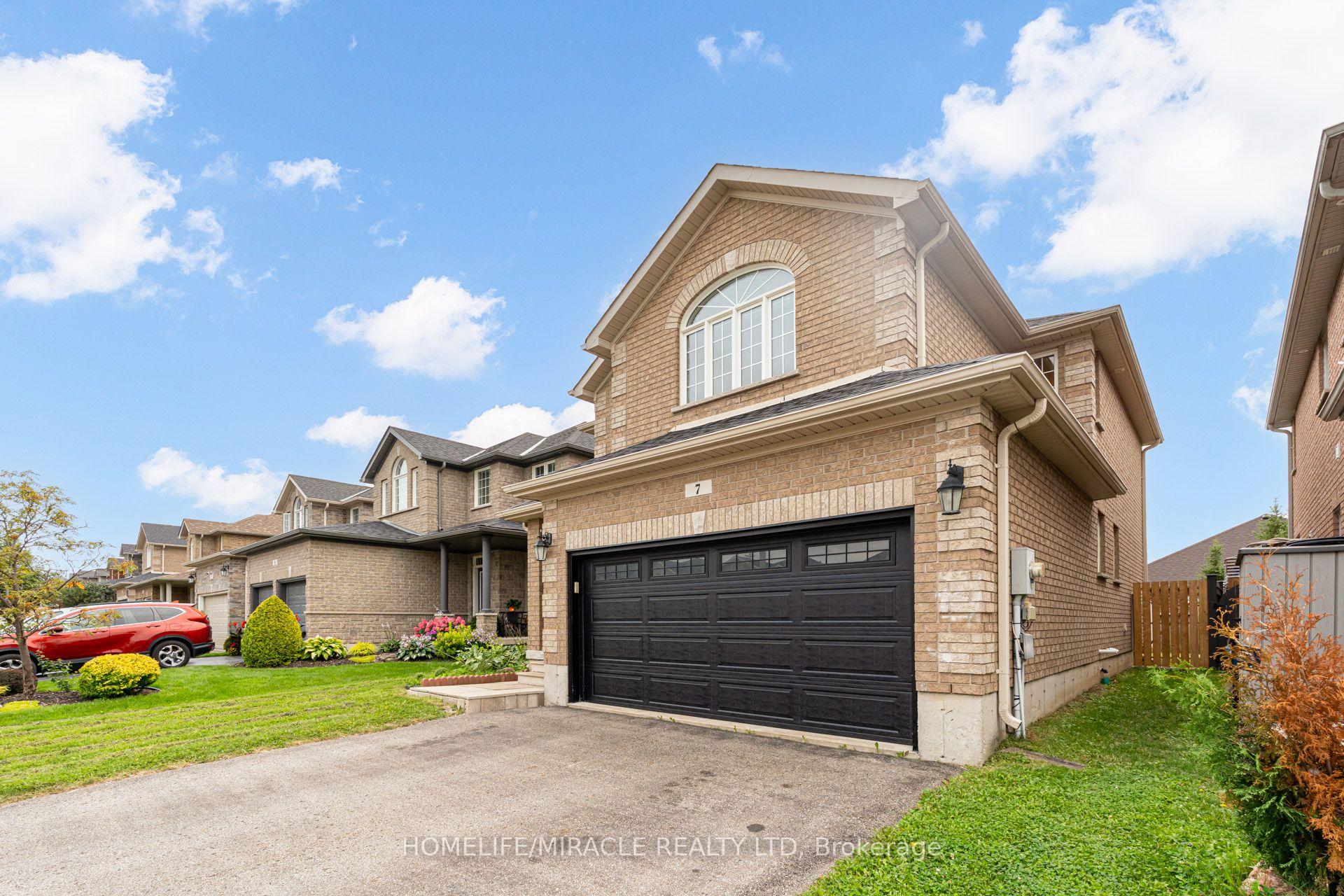 Photo 4 of 7 Empire Drive, Barrie, Innis-Shore — HOMEH