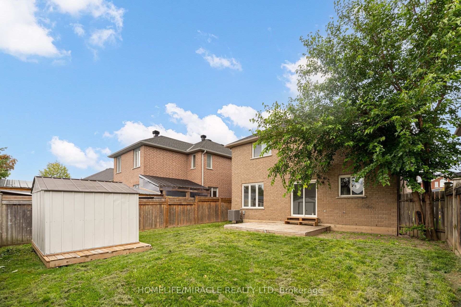 Photo 33 of 7 Empire Drive, Barrie, Innis-Shore — HOMEH