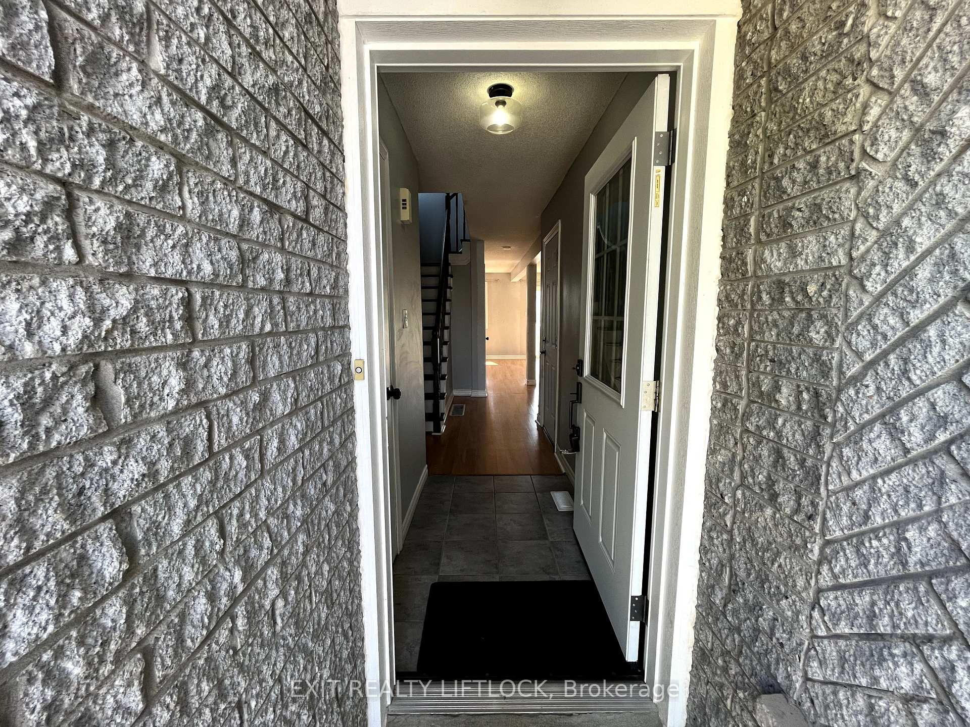 Photo 2 of 722 Trailview Drive, Peterborough, Ashburnham Ward 4 — HOMEH