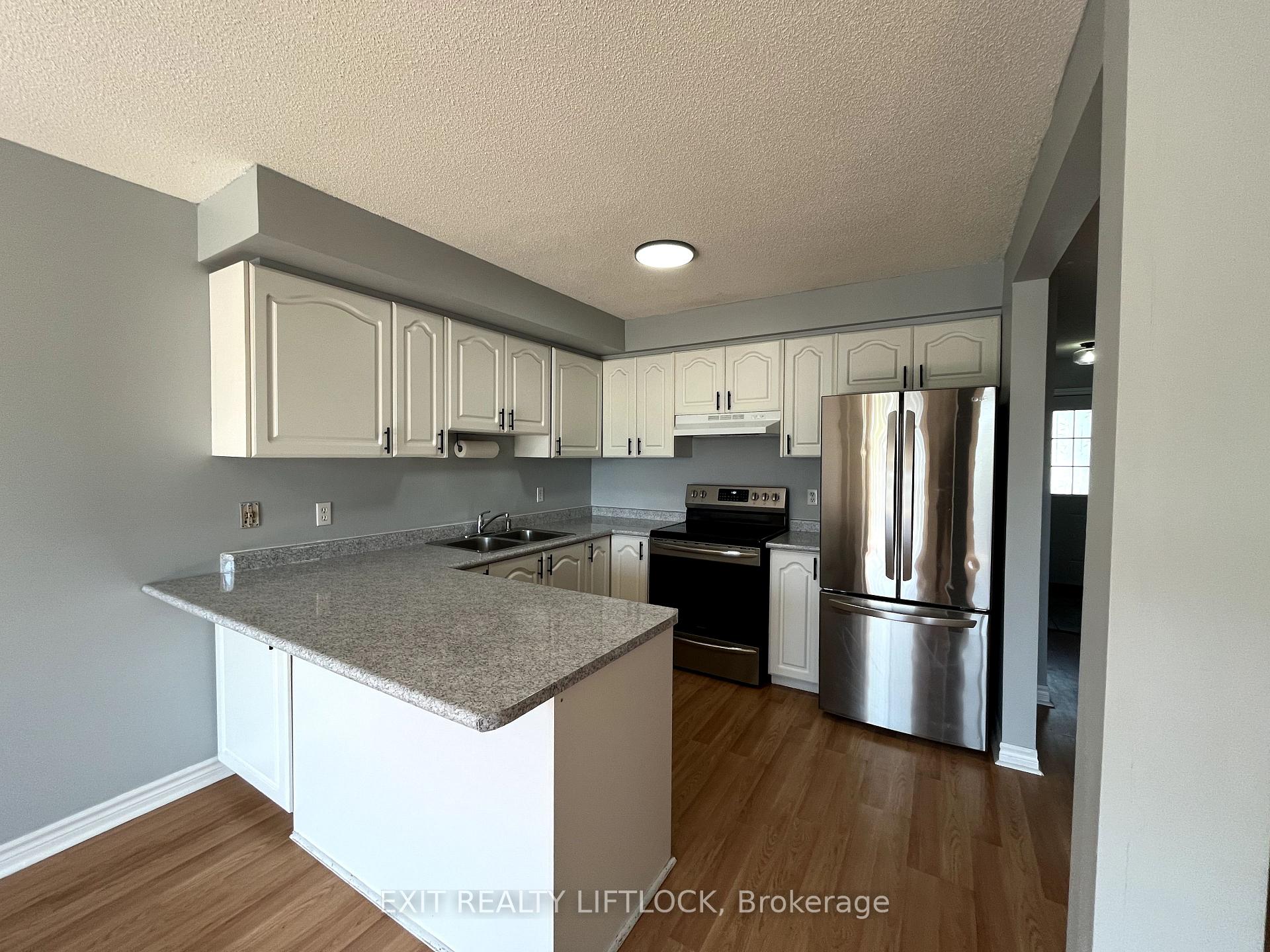 Photo 5 of 722 Trailview Drive, Peterborough, Ashburnham Ward 4 — HOMEH