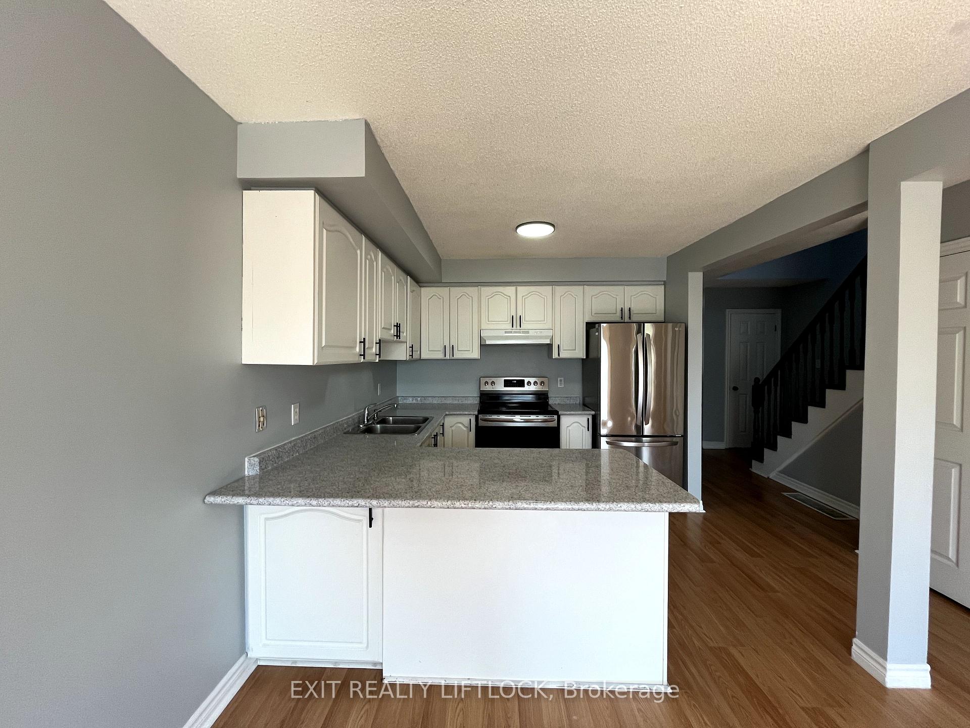 Photo 6 of 722 Trailview Drive, Peterborough, Ashburnham Ward 4 — HOMEH