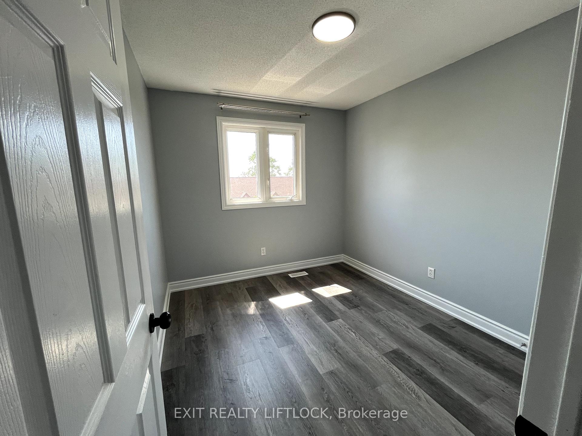 Photo 10 of 722 Trailview Drive, Peterborough, Ashburnham Ward 4 — HOMEH