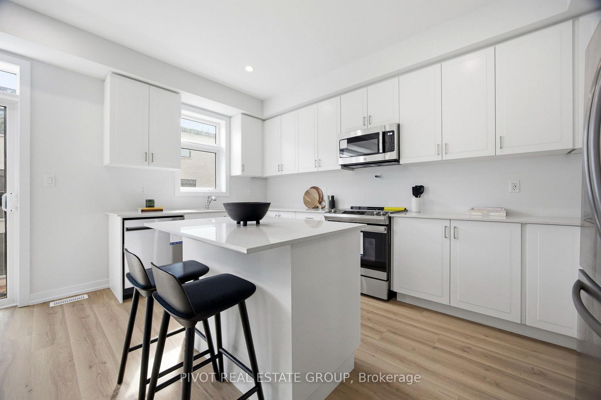 Photo 15 of 138 Danielle Moore Circle, Scarborough, Bendale — HOMEH