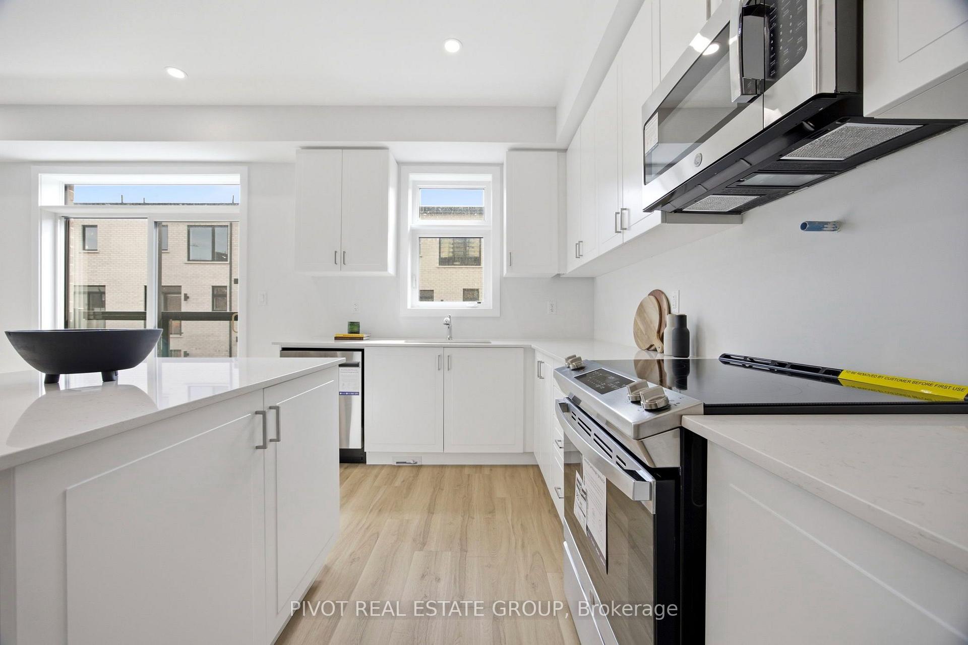 Photo 16 of 138 Danielle Moore Circle, Scarborough, Bendale — HOMEH