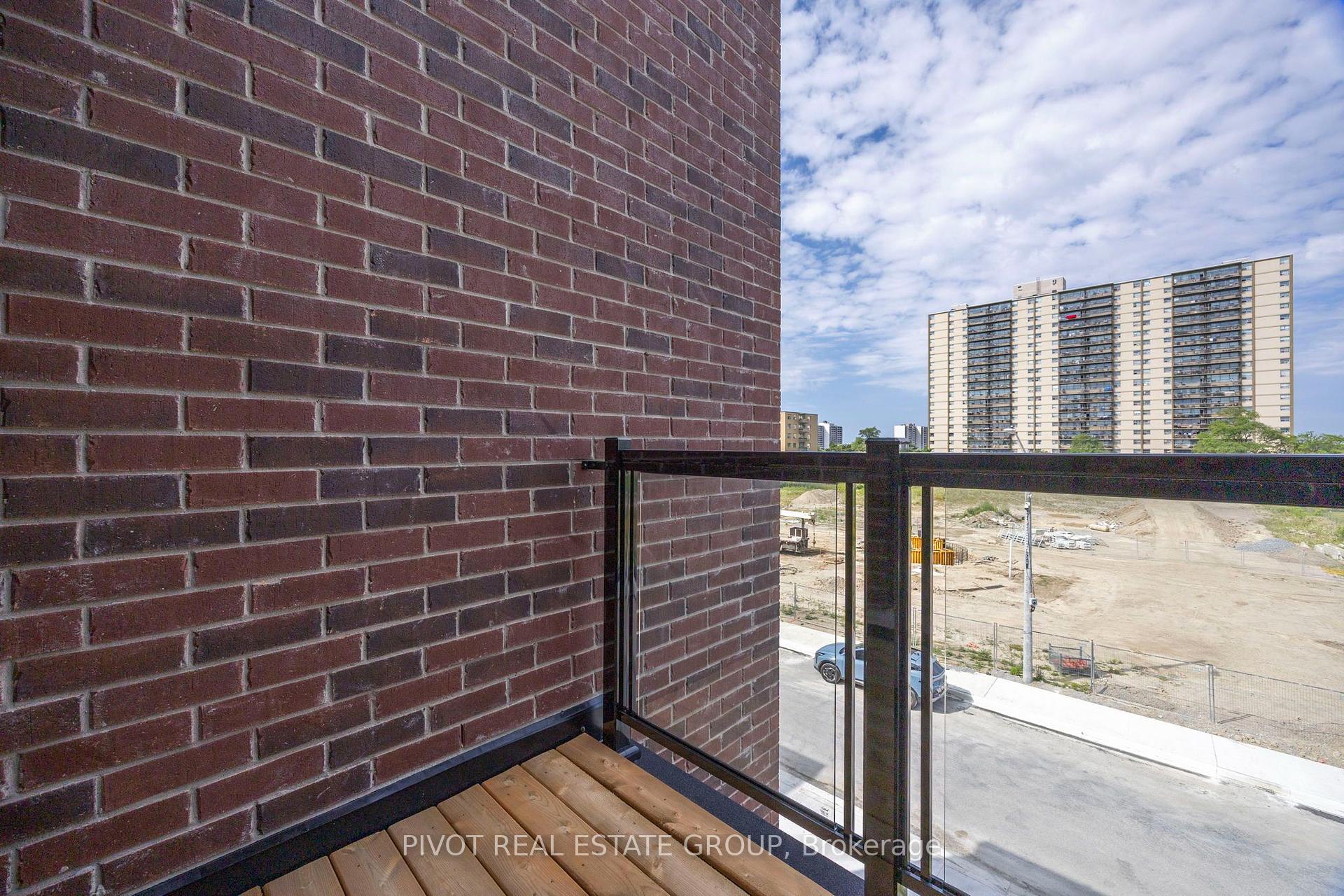 Photo 40 of 138 Danielle Moore Circle, Scarborough, Bendale — HOMEH
