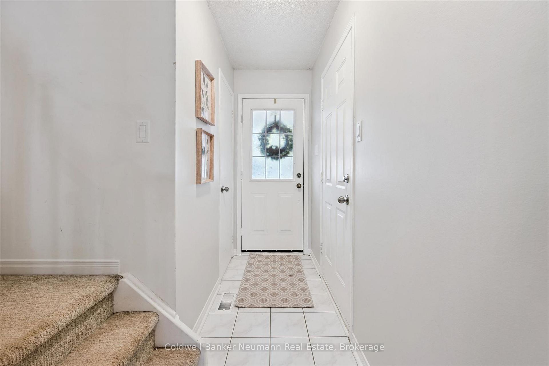 Photo 2 of Unit 5, 39 Ptarmigan Drive, Guelph, Kortright Hills — HOMEH