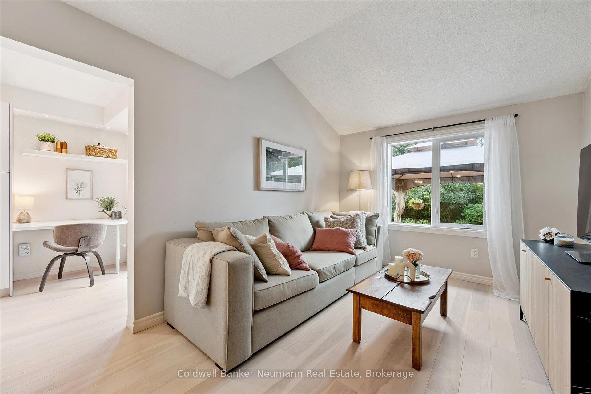 Photo 4 of Unit 5, 39 Ptarmigan Drive, Guelph, Kortright Hills — HOMEH