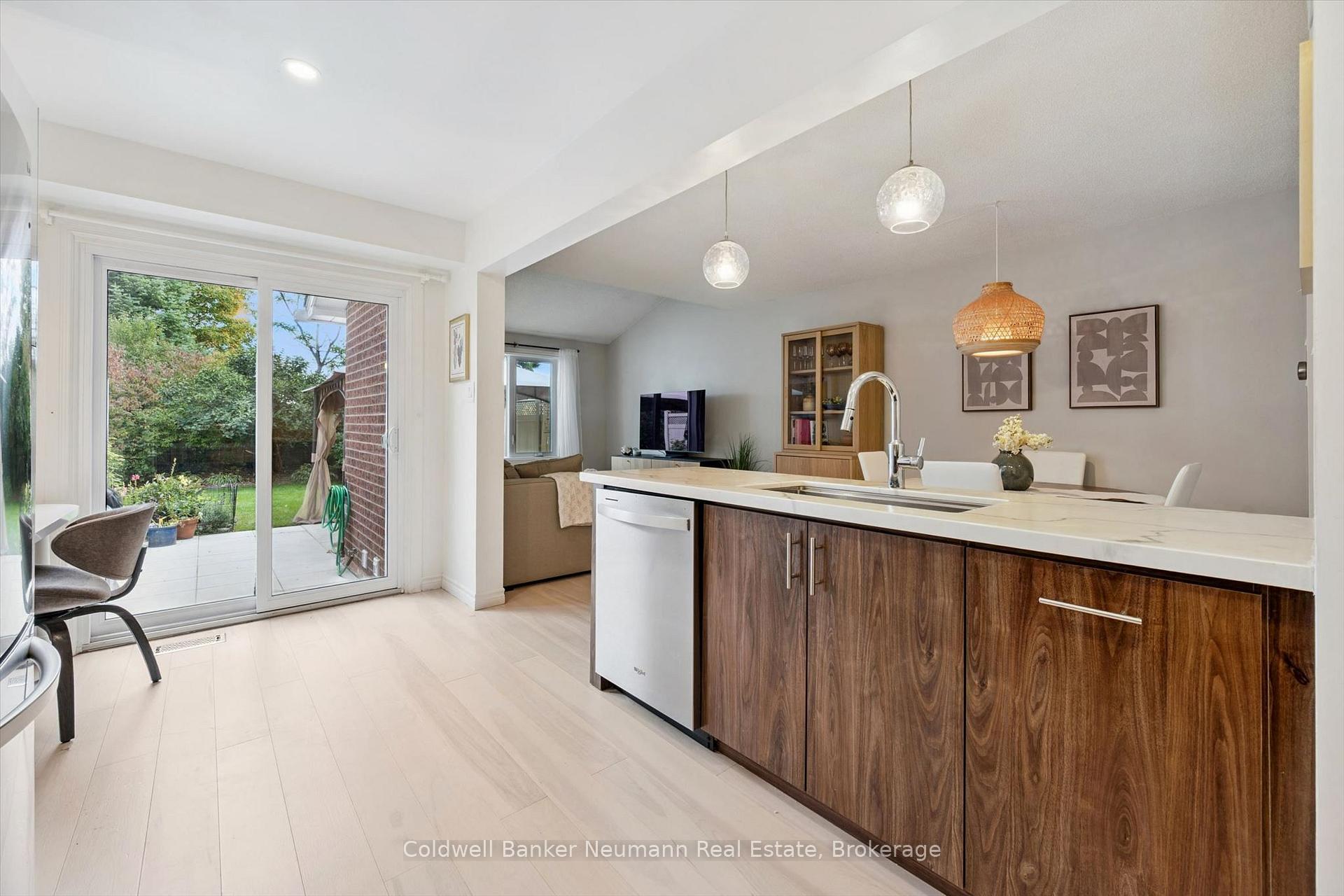 Photo 10 of Unit 5, 39 Ptarmigan Drive, Guelph, Kortright Hills — HOMEH
