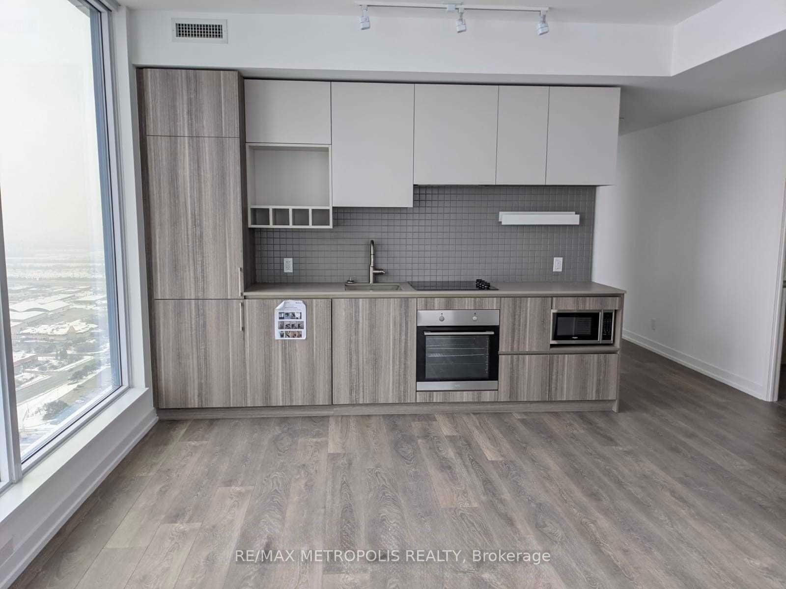 Front of Unit 5102, 5 Buttermill Avenue