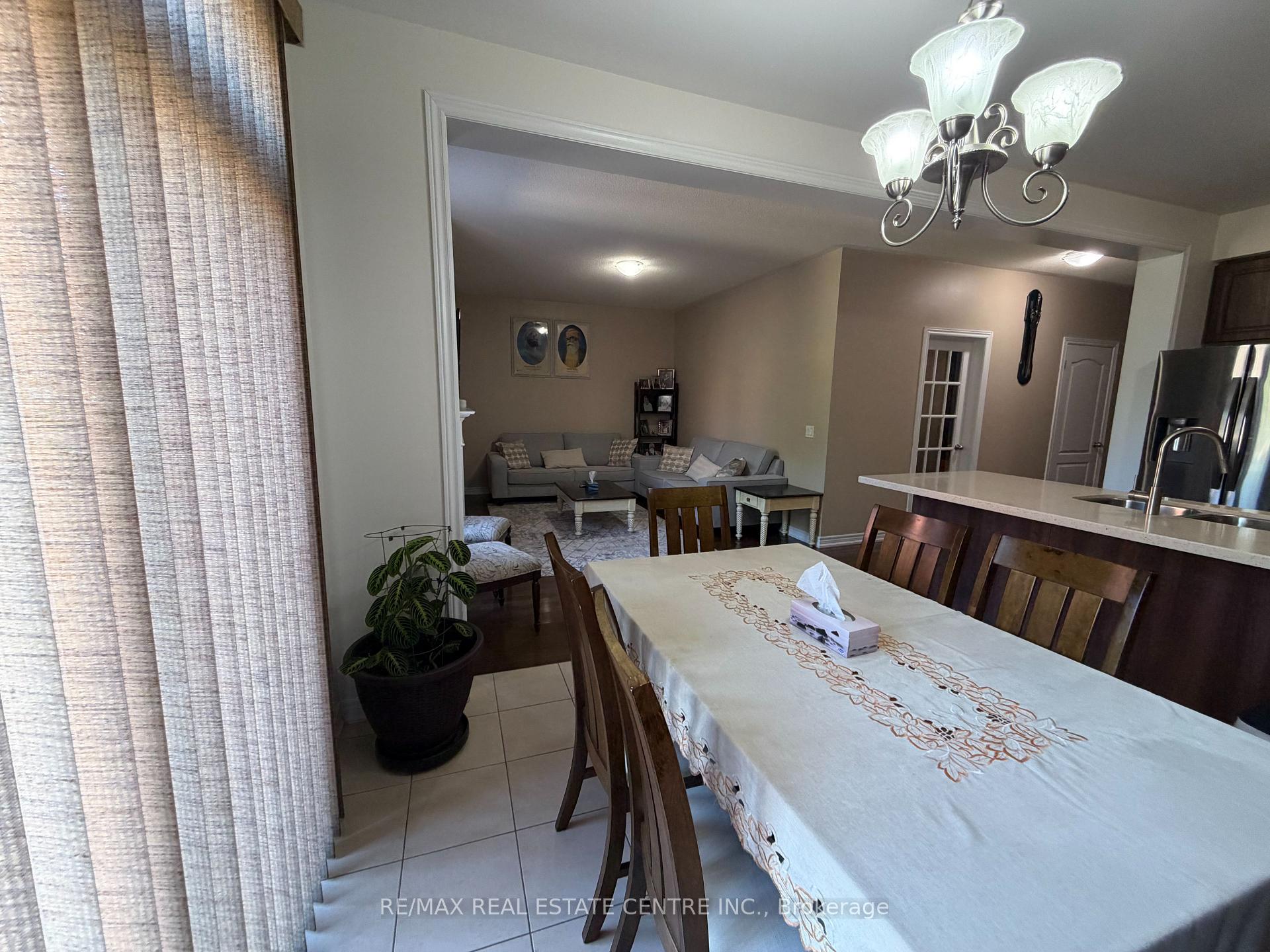 Photo 8 of 14 Twistleton Street, Caledon, Rural Caledon — HOMEH