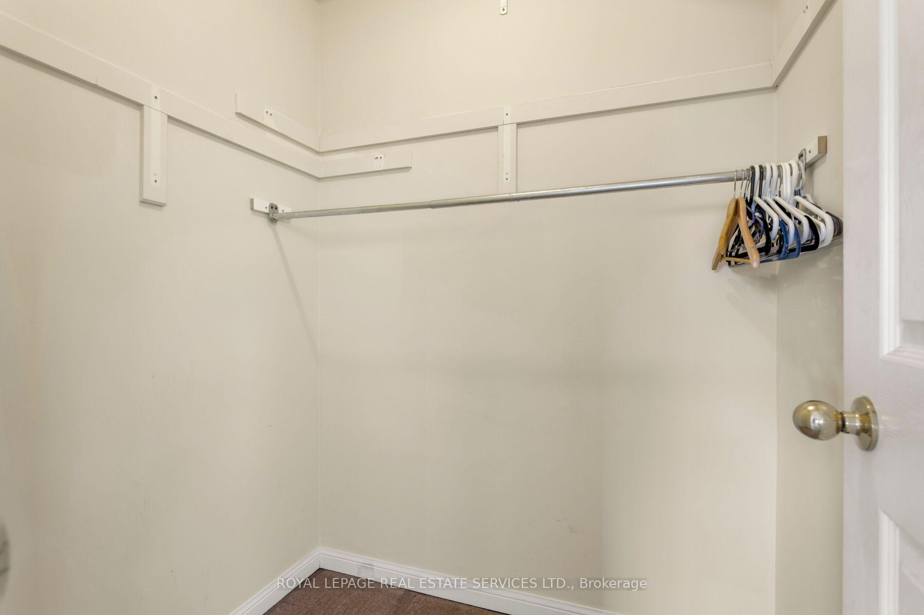 Photo 22 of 2204 Grand Oak Trail, Oakville, Westmount — HOMEH
