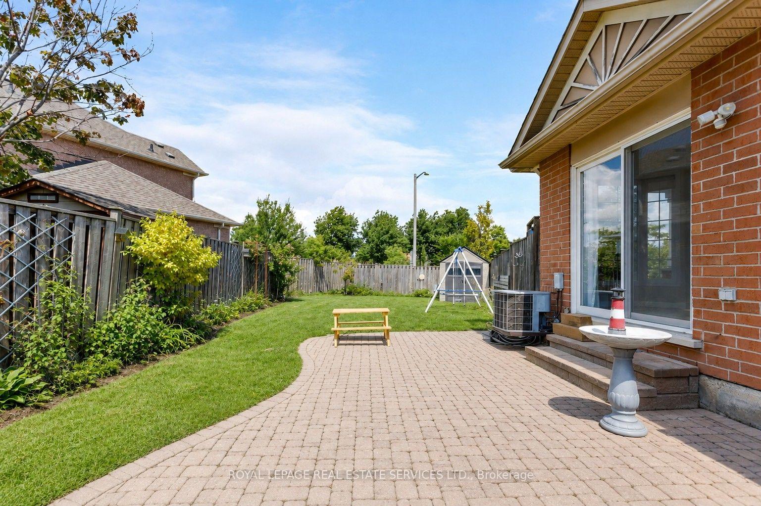 Photo 41 of 2204 Grand Oak Trail, Oakville, Westmount — HOMEH