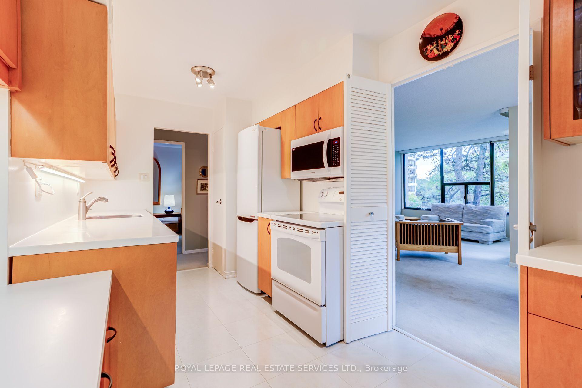 Photo 7 of Unit 202, 80 Quebec Avenue, Toronto, High Park North — HOMEH