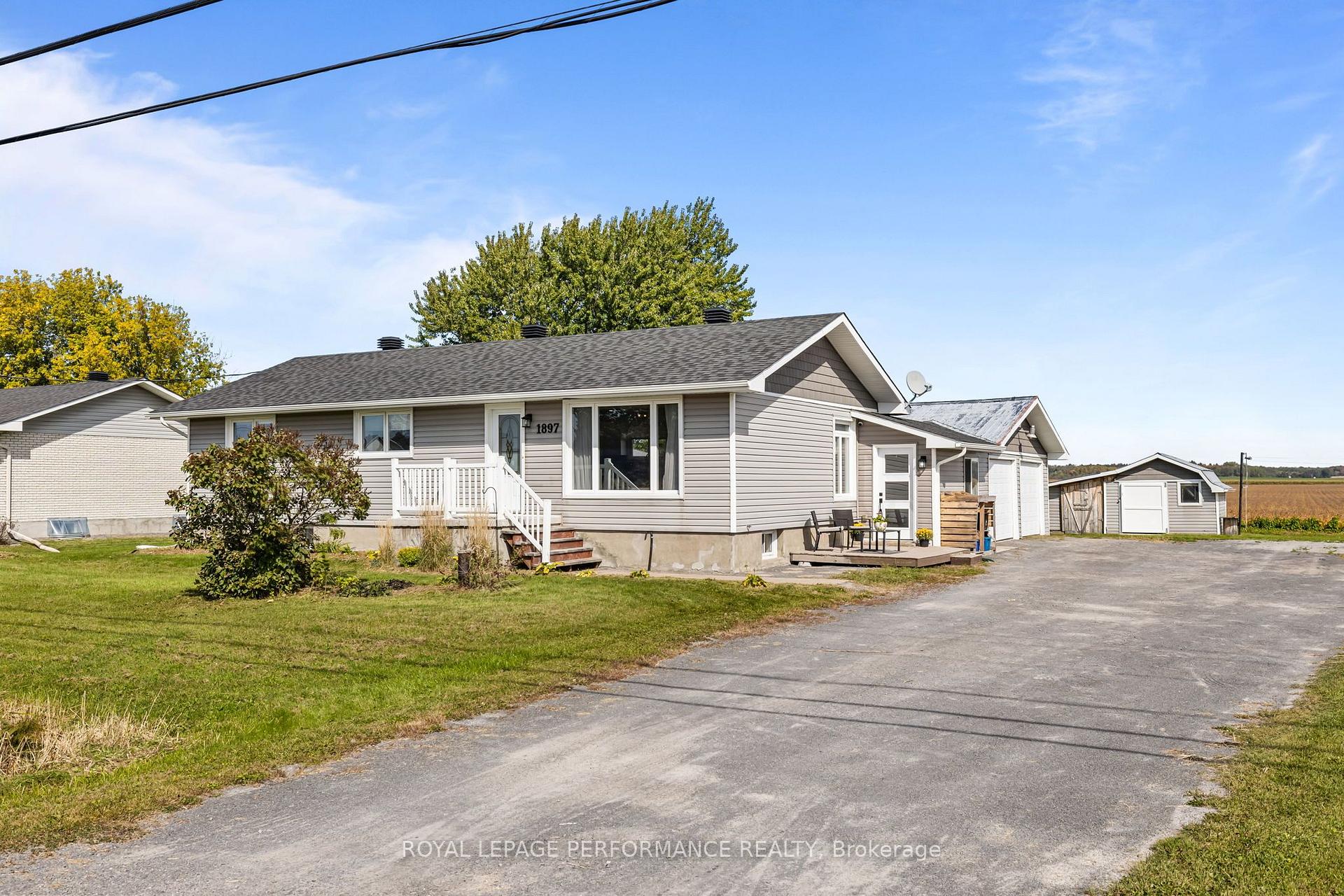 Photo of 1897 Champlain Road