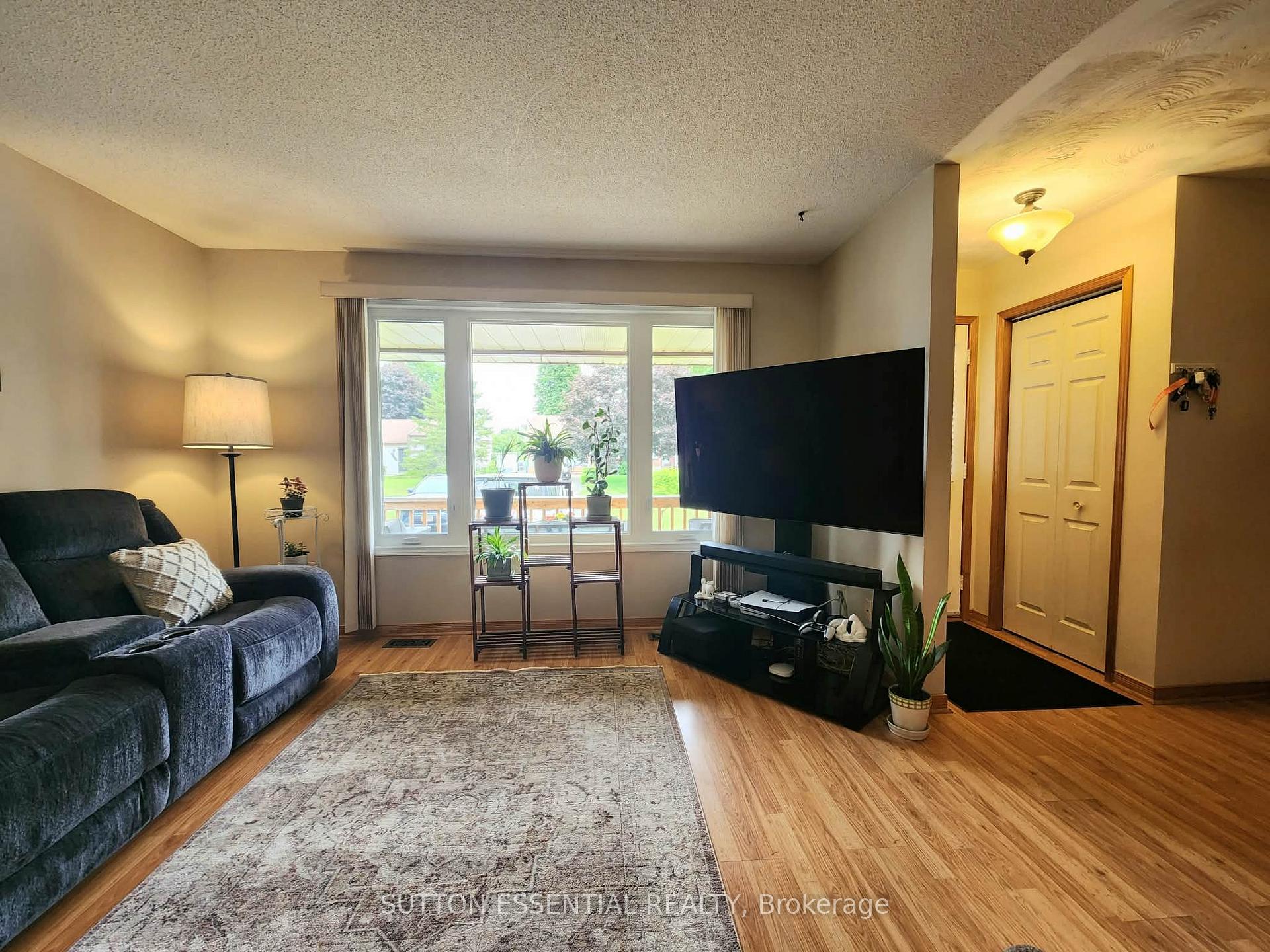 Photo 7 of 5128 Meadowland Drive, Edwardsburgh/Cardinal, Town of Cardinal — HOMEH