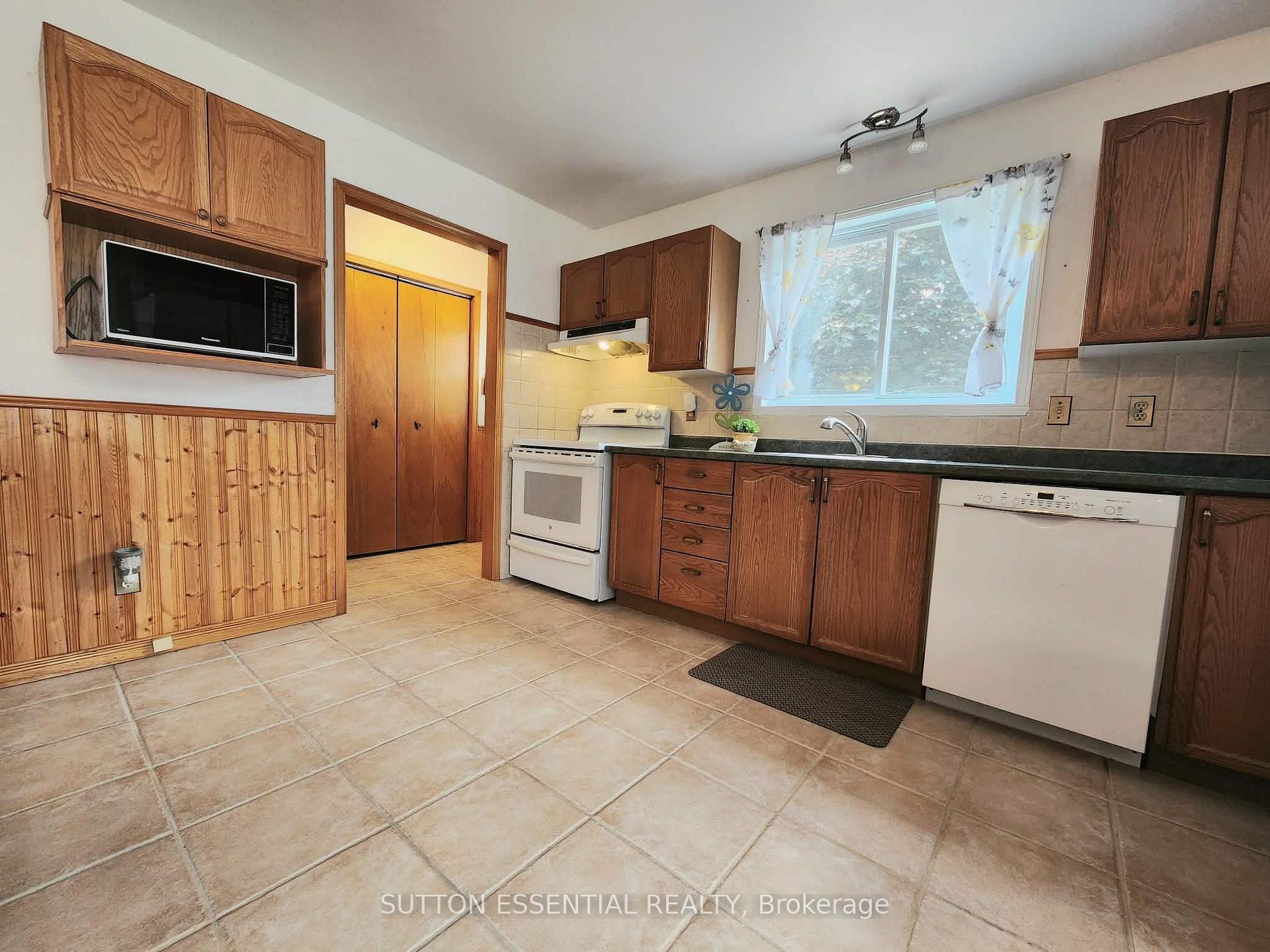Photo 12 of 5128 Meadowland Drive, Edwardsburgh/Cardinal, Town of Cardinal — HOMEH