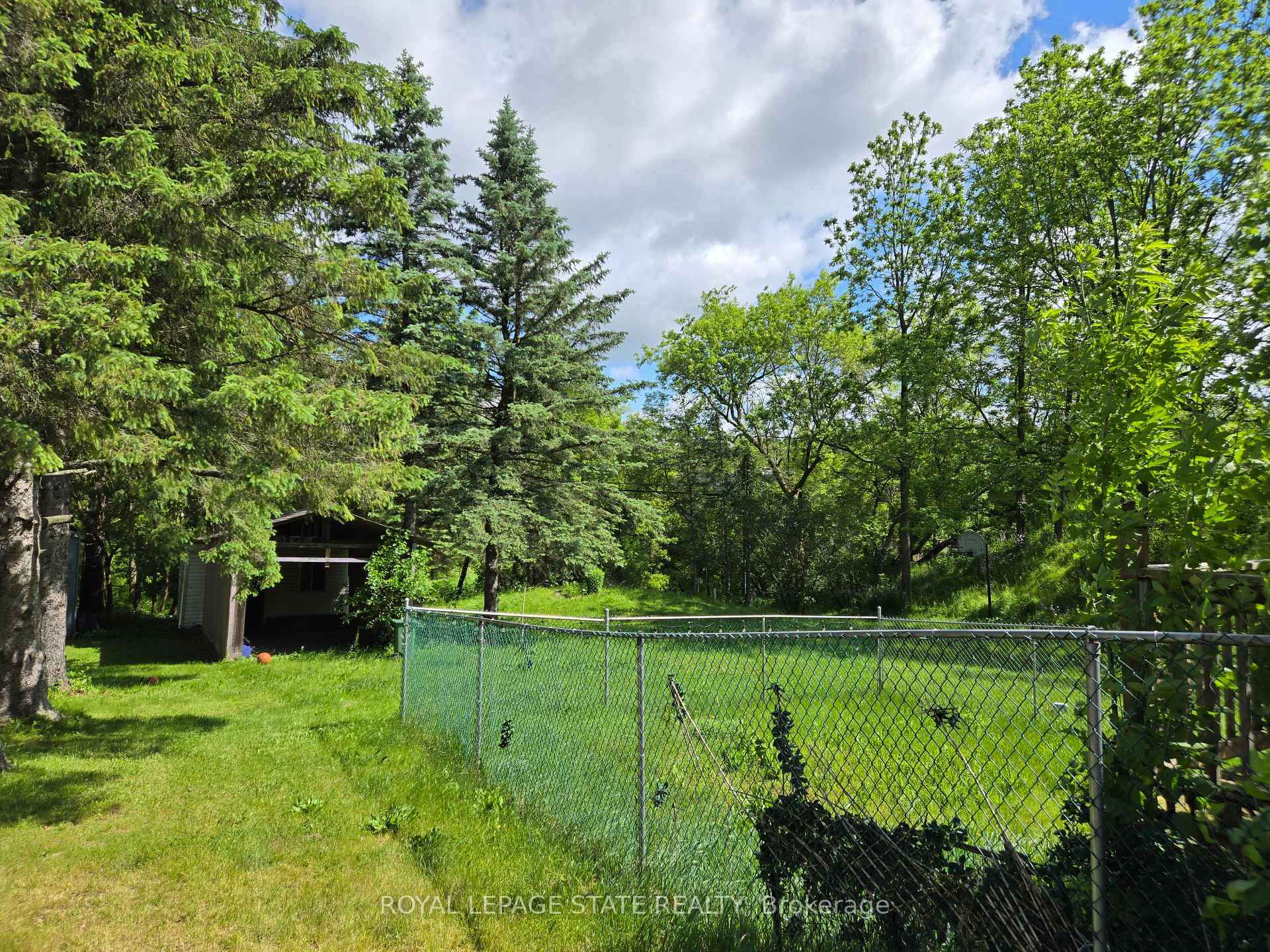 Photo 5 of 2087 Governors Road, Hamilton, Rural Flamborough — HOMEH