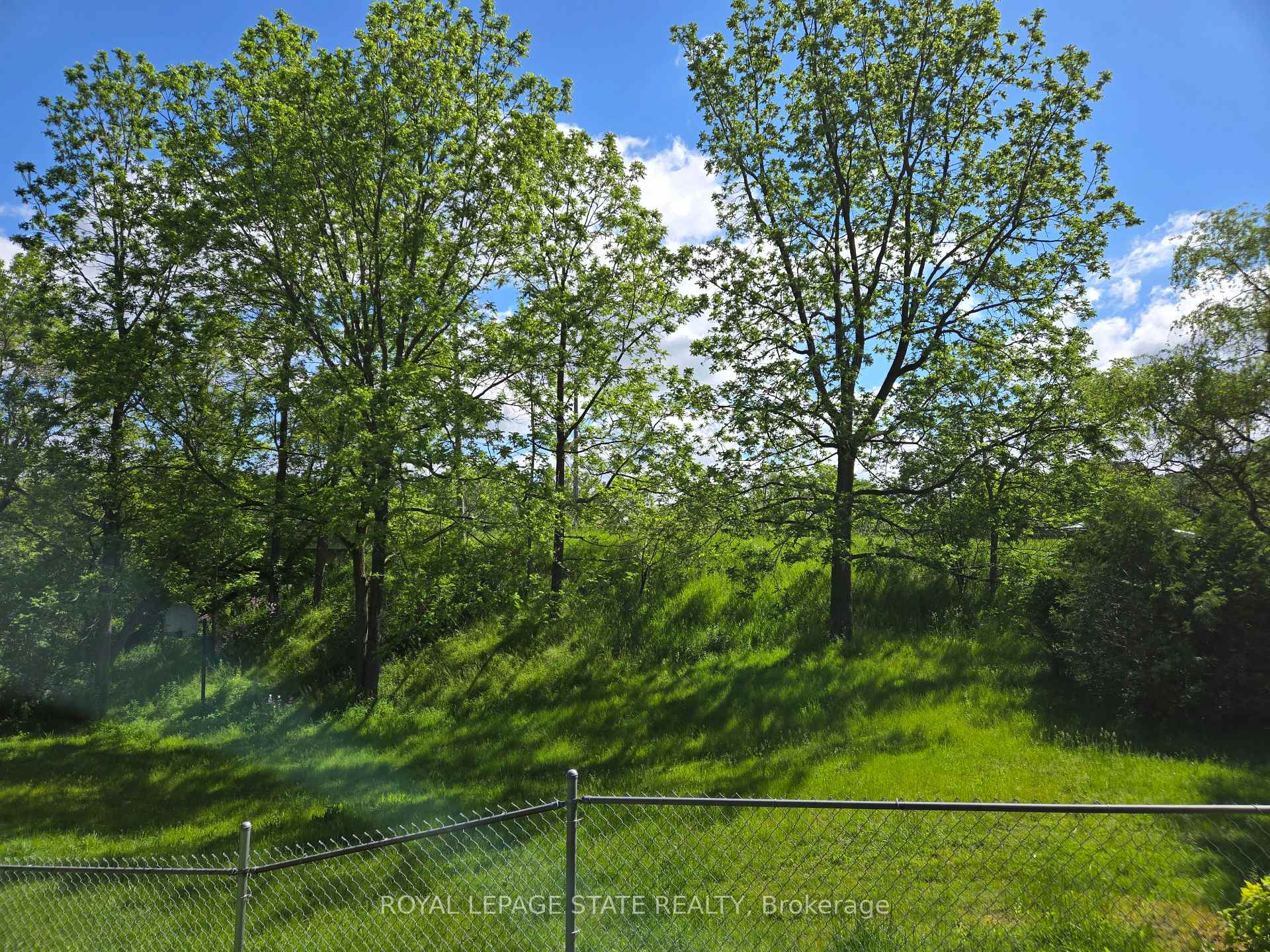 Photo 7 of 2087 Governors Road, Hamilton, Rural Flamborough — HOMEH