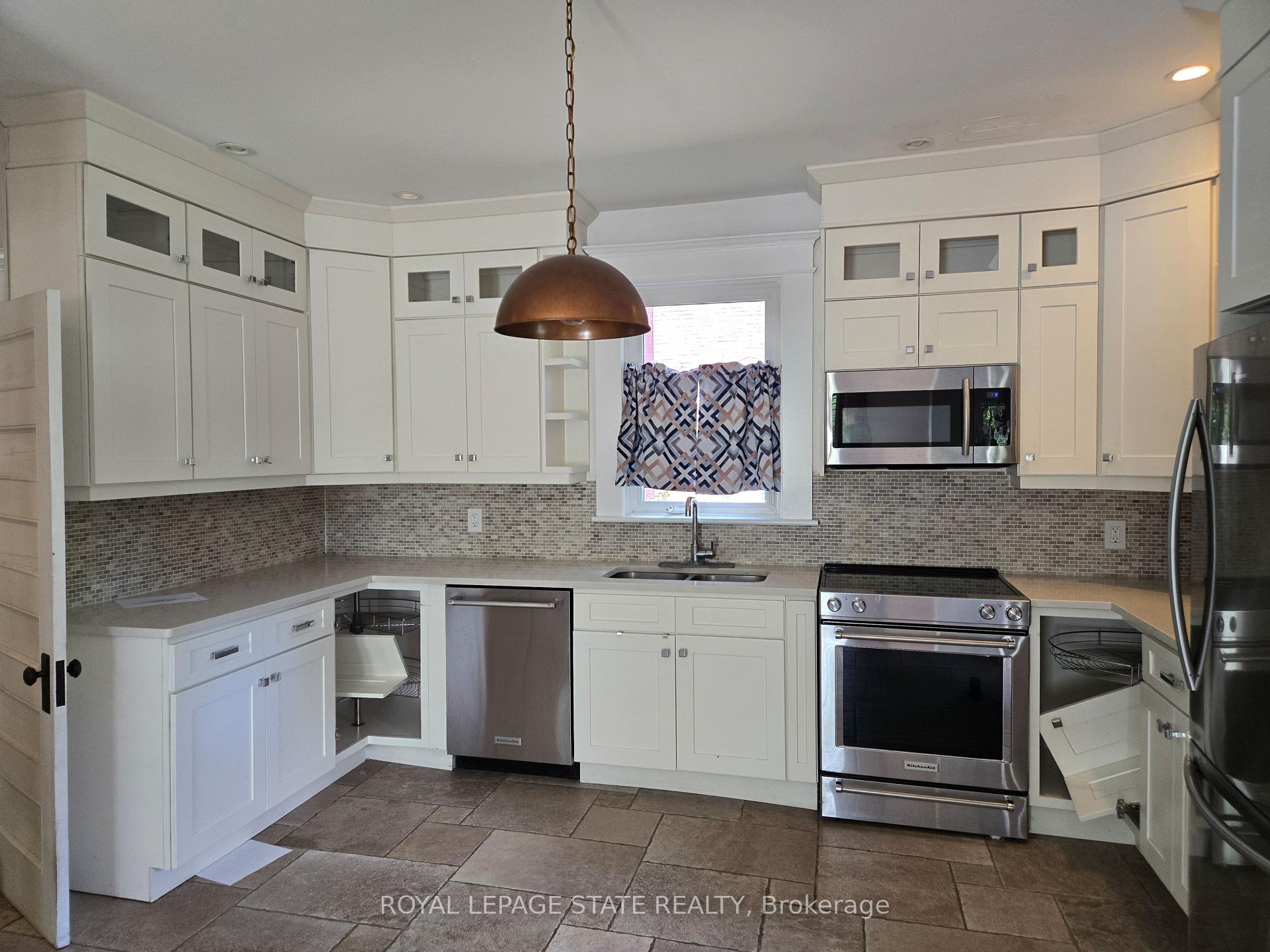 Photo 11 of 2087 Governors Road, Hamilton, Rural Flamborough — HOMEH