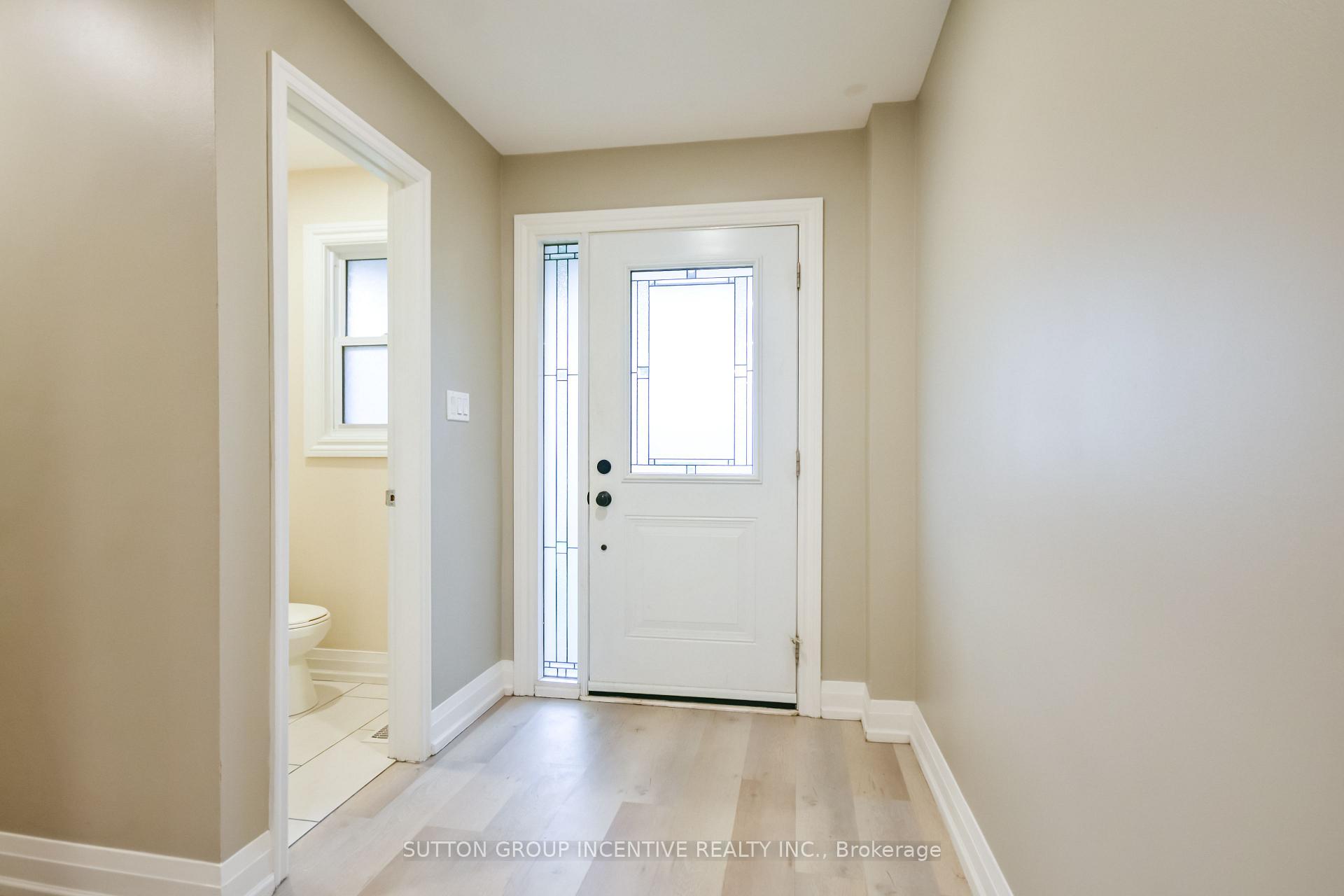 Photo 5 of Unit B, 33 Cundles Road E, Barrie, Cundles East — HOMEH