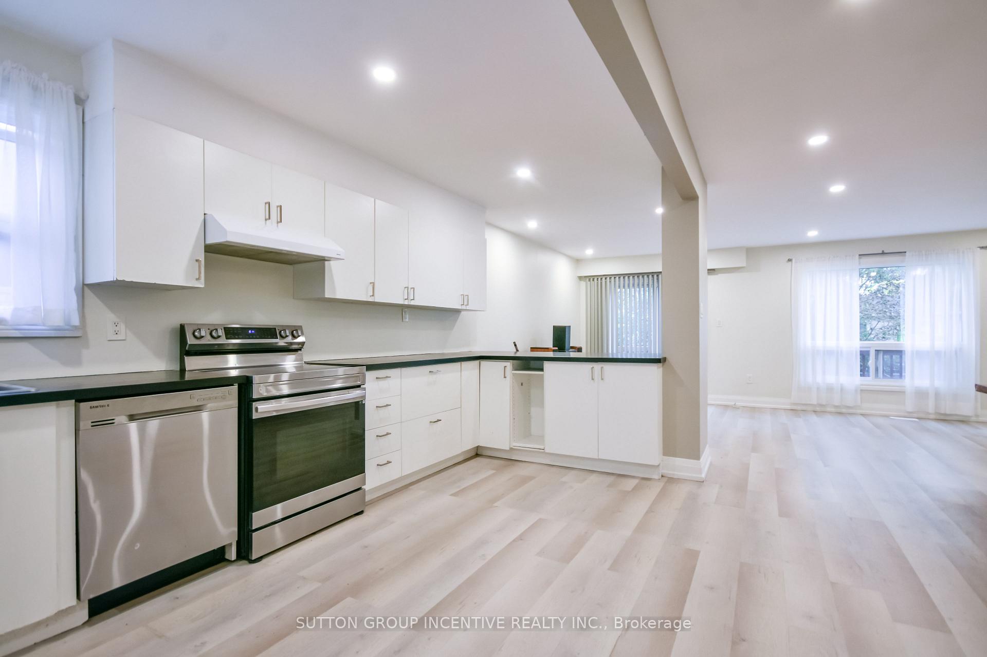 Photo 6 of Unit B, 33 Cundles Road E, Barrie, Cundles East — HOMEH