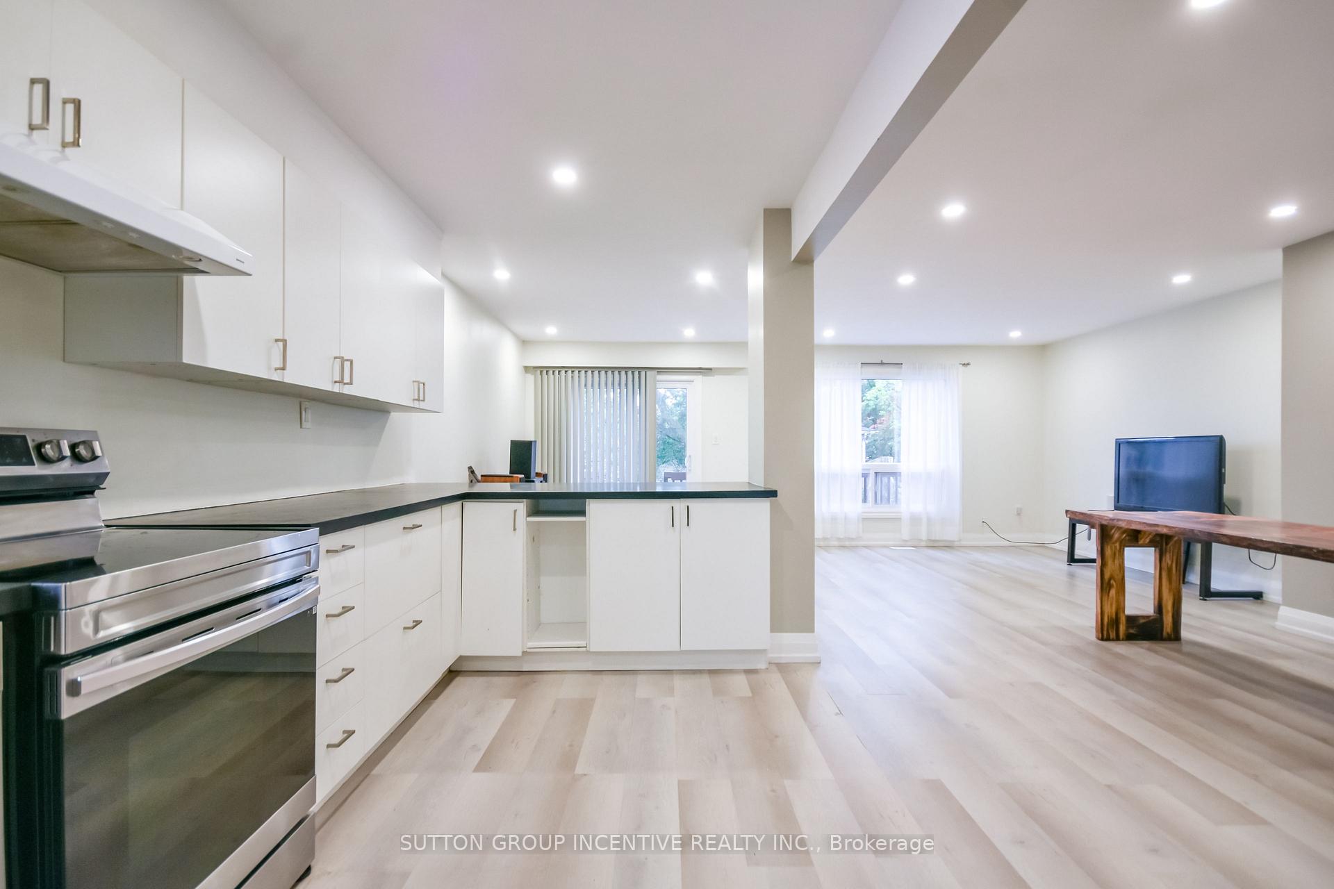 Photo 7 of Unit B, 33 Cundles Road E, Barrie, Cundles East — HOMEH