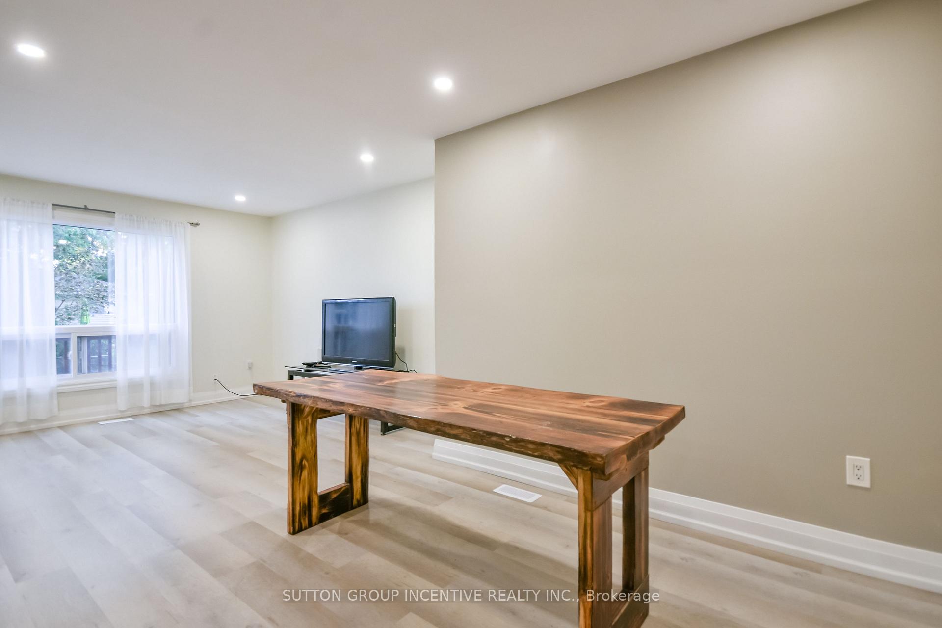 Photo 8 of Unit B, 33 Cundles Road E, Barrie, Cundles East — HOMEH
