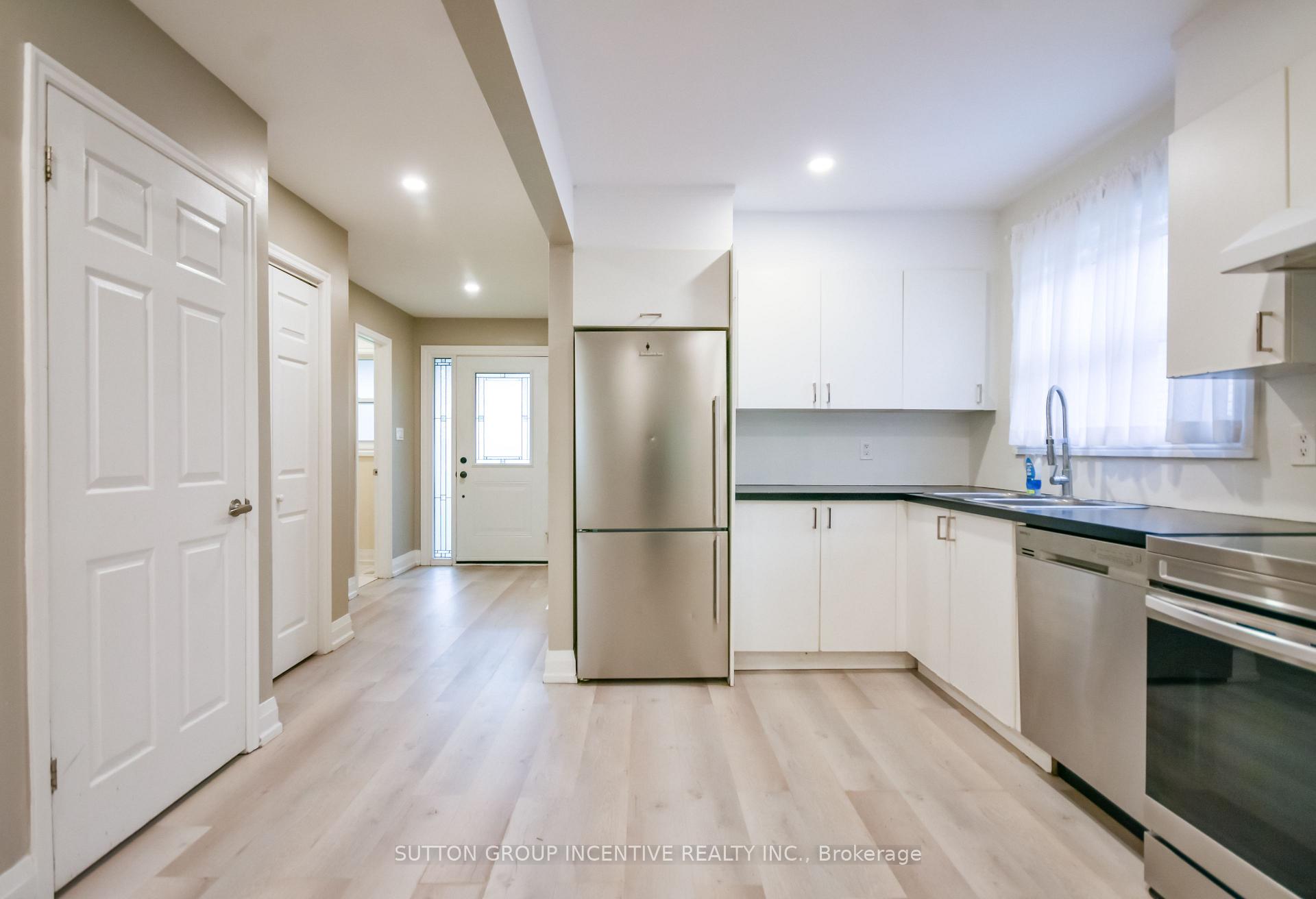 Photo 10 of Unit B, 33 Cundles Road E, Barrie, Cundles East — HOMEH